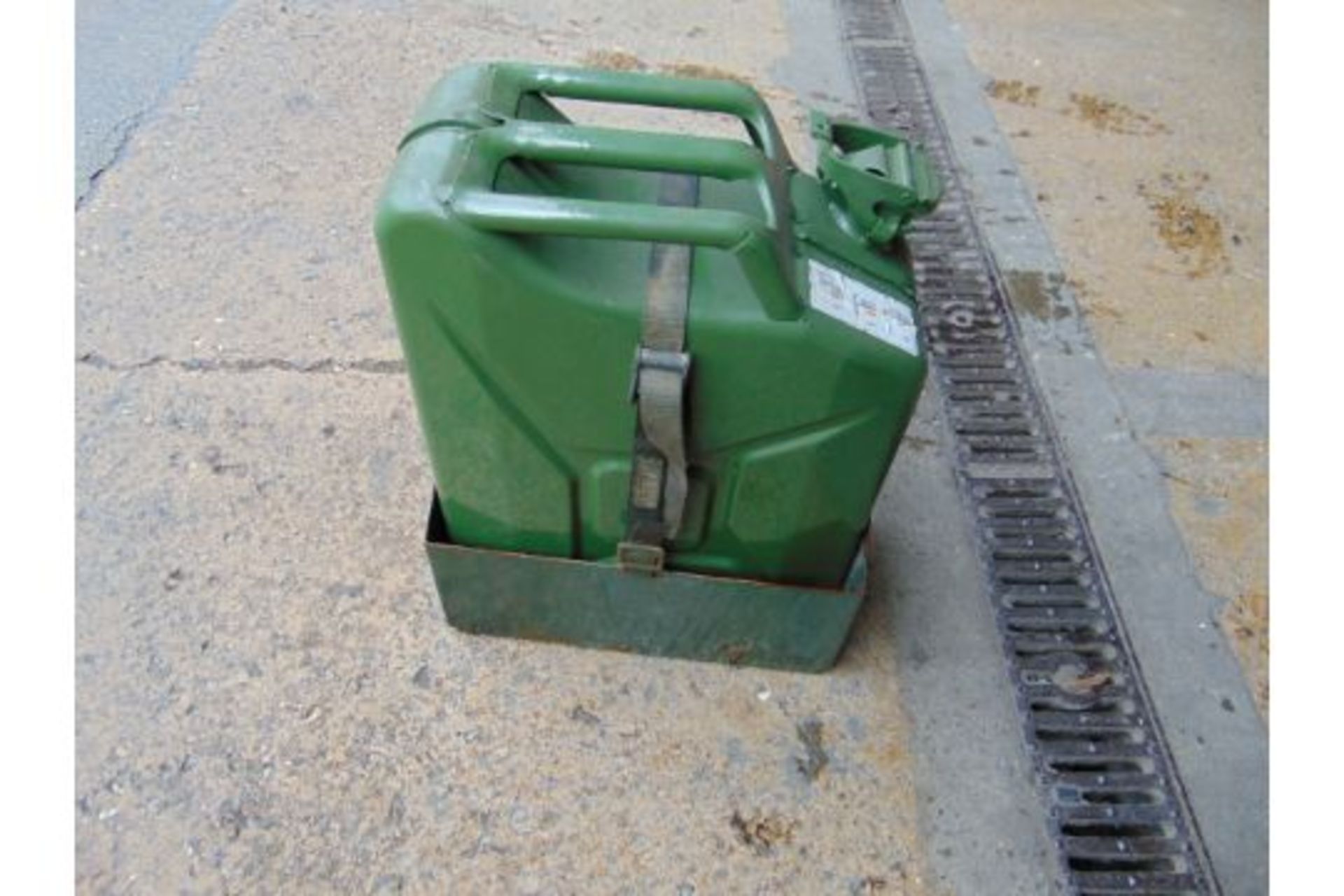 2 x JERRY CAN HOLDERS - Image 5 of 5