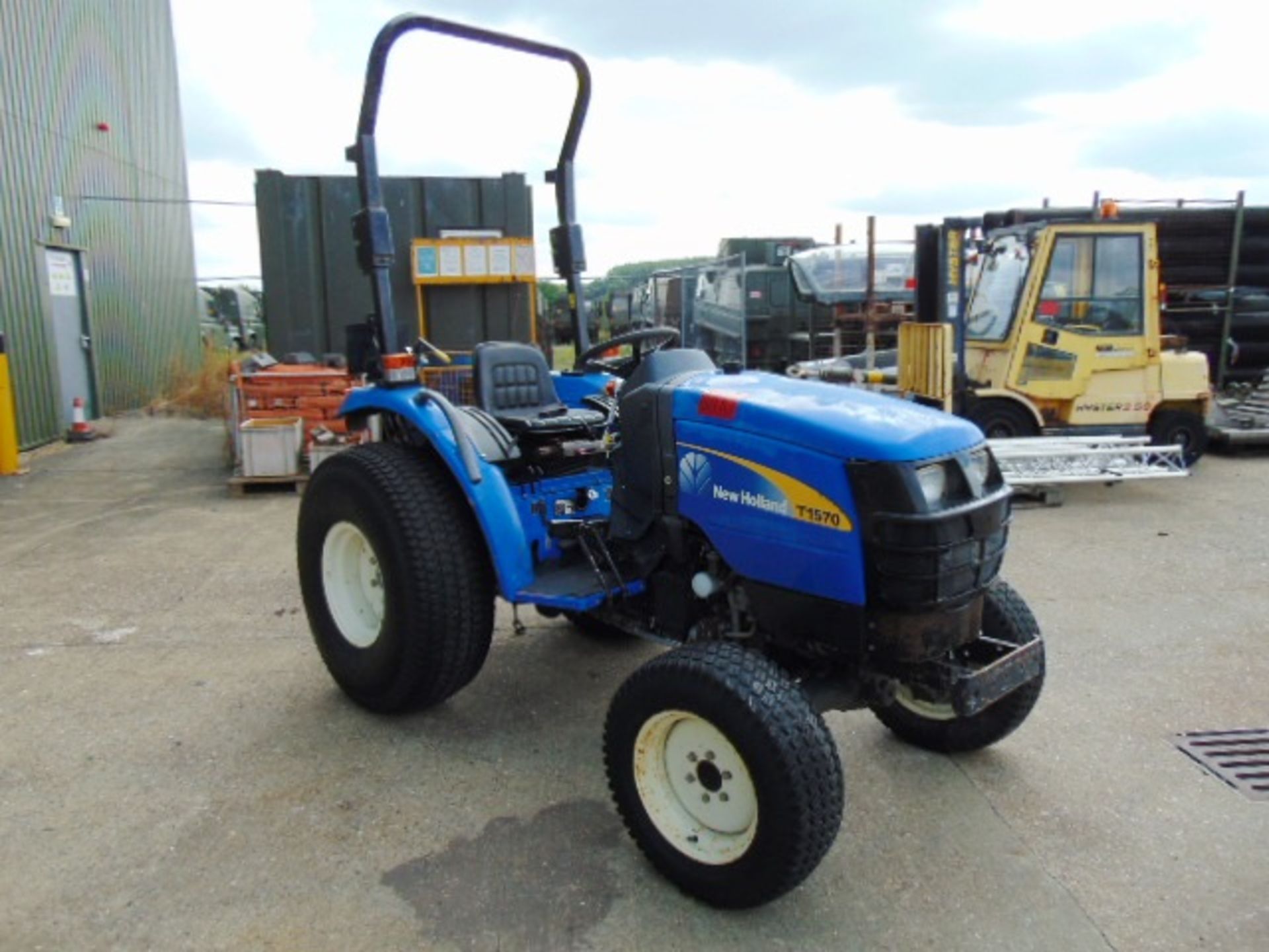New Holland T1570 Compact Tractor shows ONLY 2,488 HOURS! - Image 3 of 16