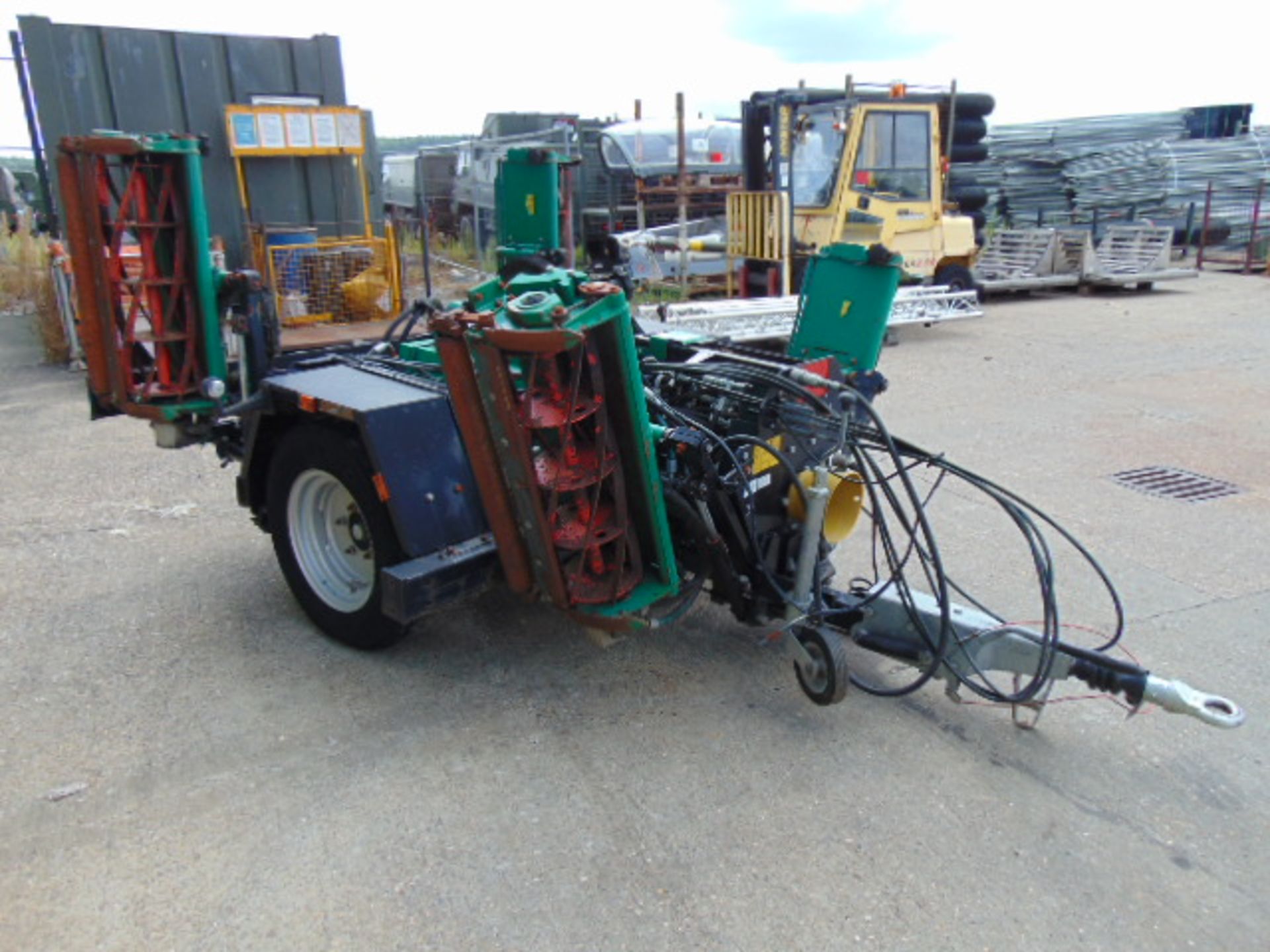 Ransomes TG3400 Trailed Hydraulic Gang Mowers ( 5 Deck ) from Council - Image 3 of 21