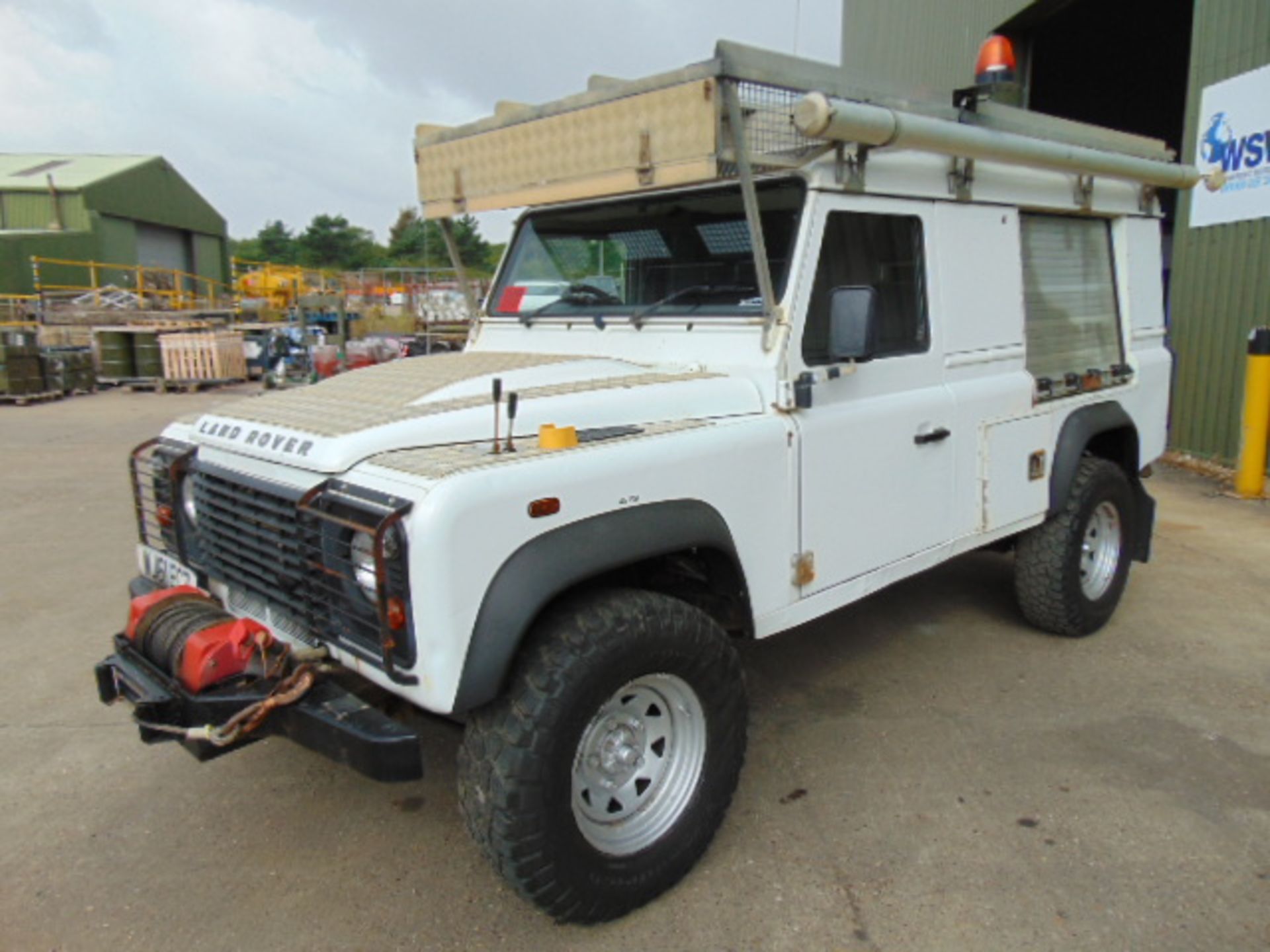 2011 Land Rover Defender 110 Puma hardtop 4x4 Utility vehicle - Image 4 of 41