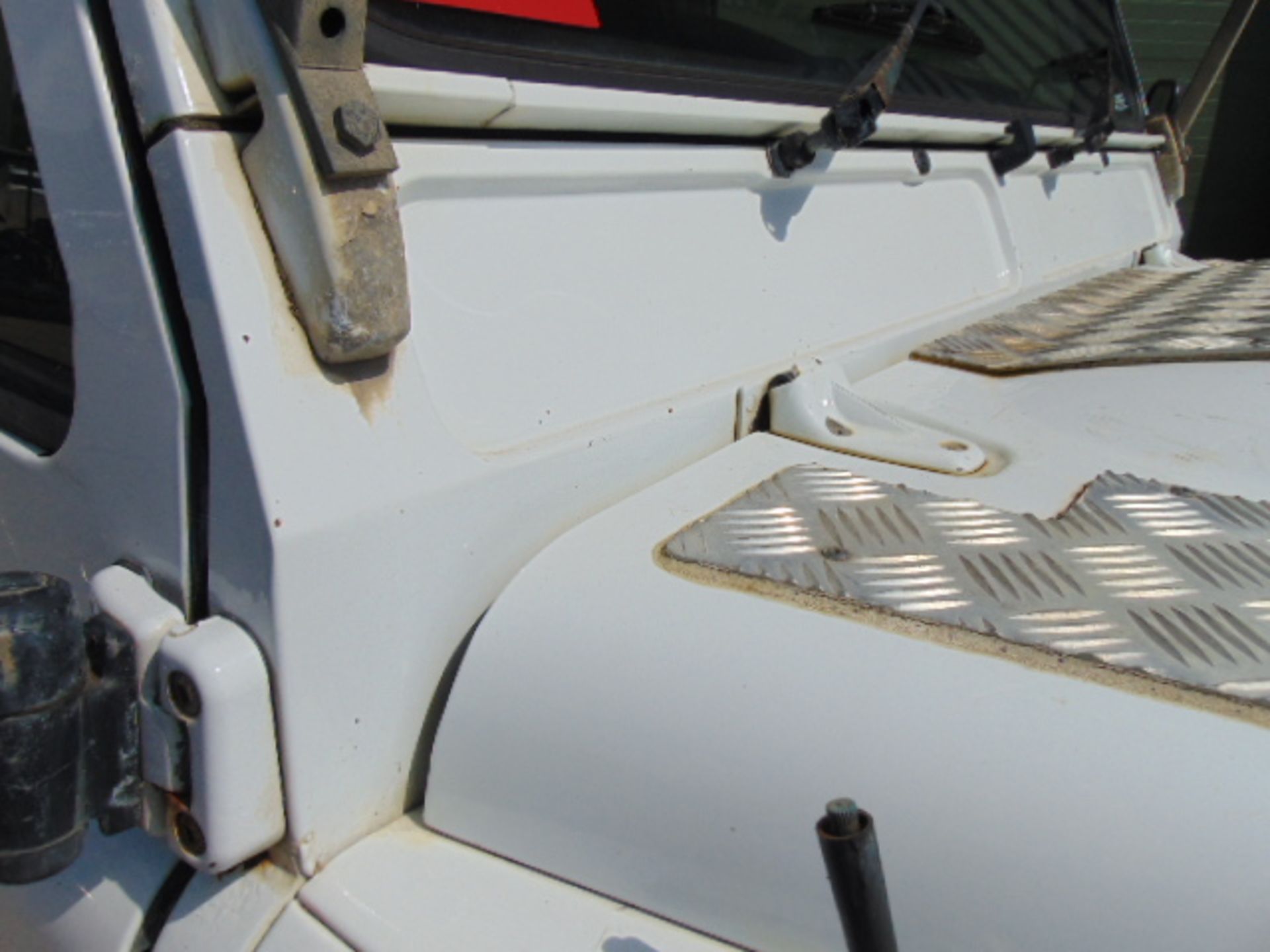 2011 Land Rover Defender 110 Puma hardtop 4x4 Utility vehicle (mobile workshop) - Image 13 of 34