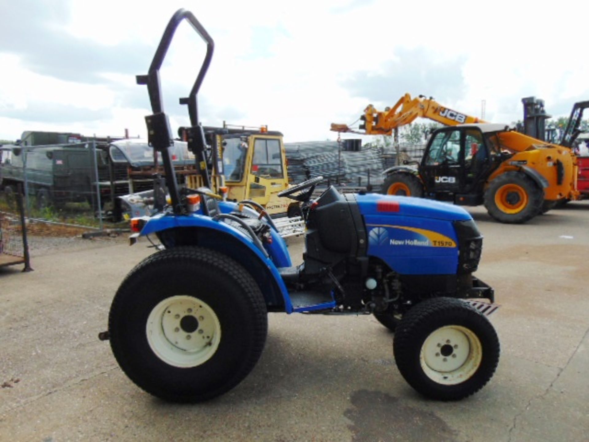 New Holland T1570 Compact Tractor shows ONLY 2,488 HOURS! - Image 4 of 16