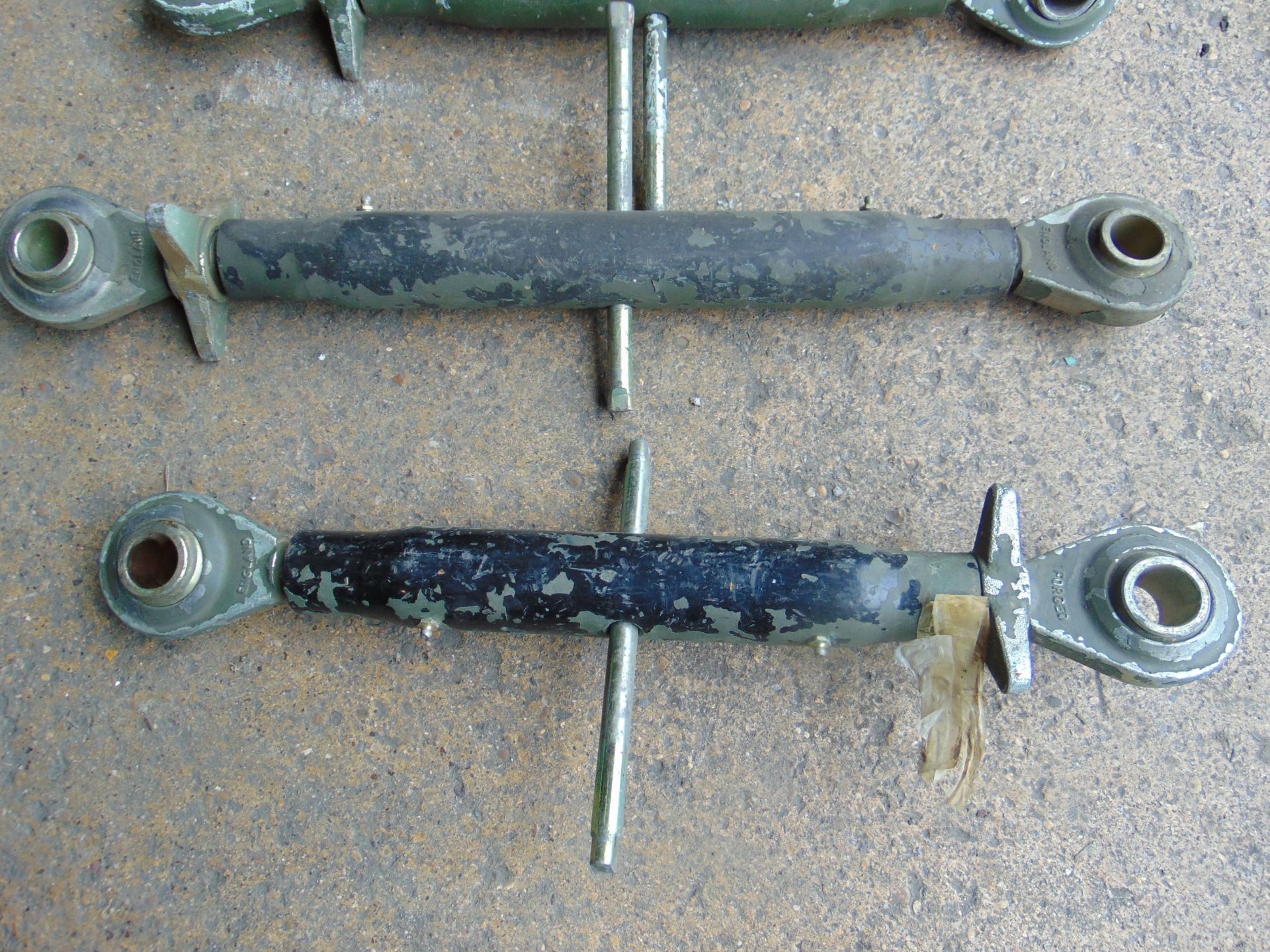 4 x HEAVY DUTY TRACTOR TOP LINKS - Image 4 of 4