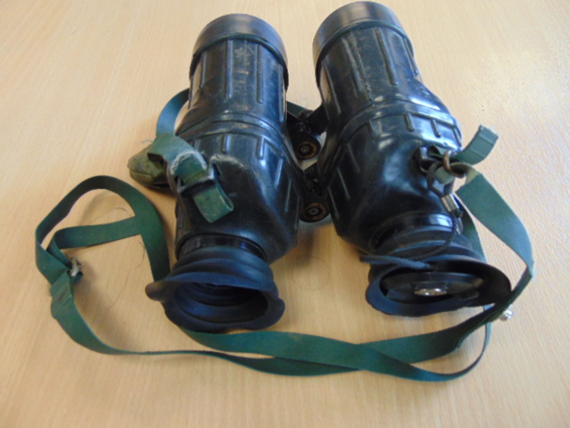 1X PAIR OF BRITISH ARMY TANK COMANDER AVIMO L12A1 7X42 SELF FOCUSING BINO'S - Image 3 of 6