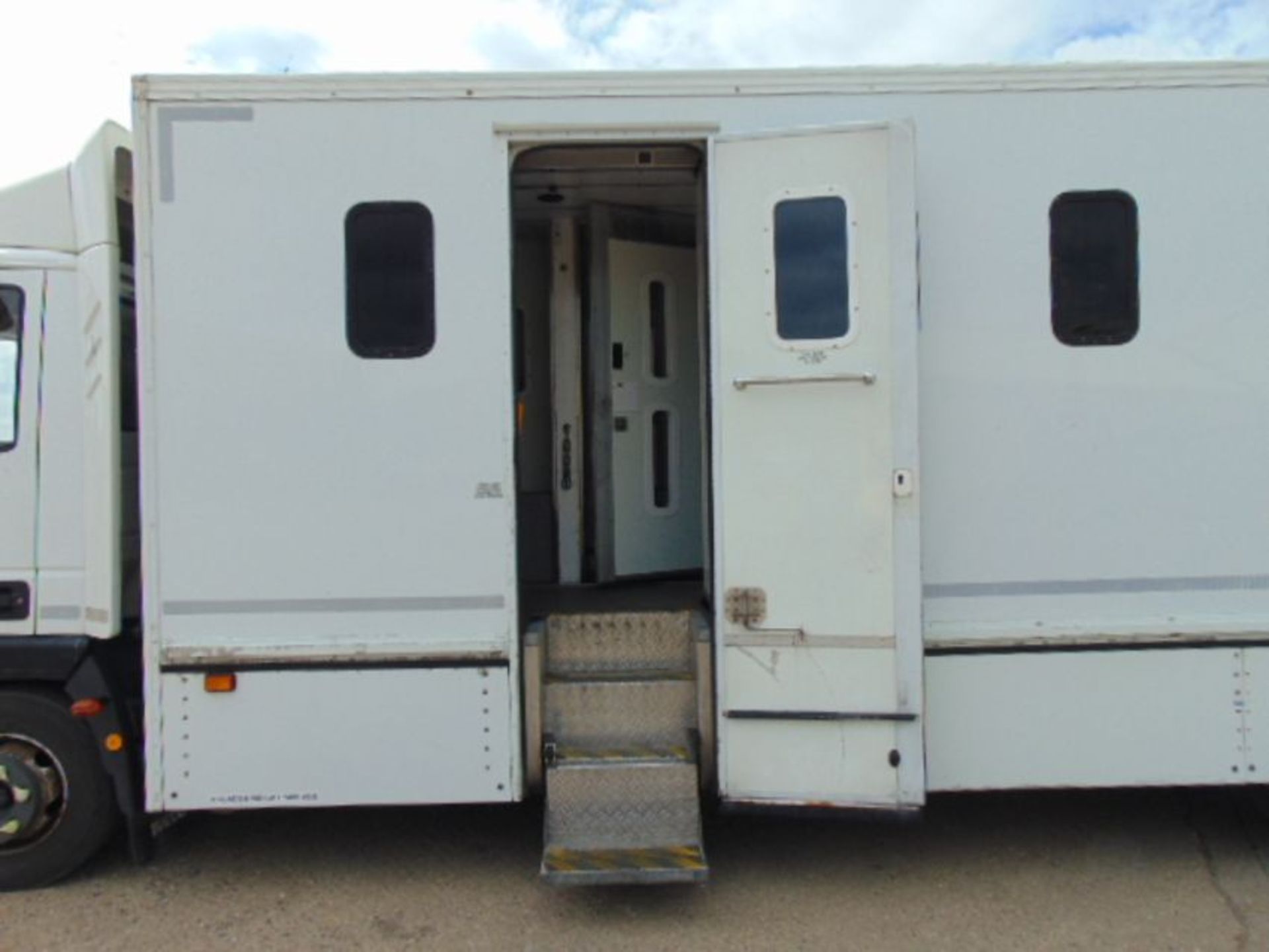 2011 Iveco Eurocargo 100E18 Day Cab Box Van 4x2 3.9L Diesel - Prison/Secure Transport - Image 9 of 25