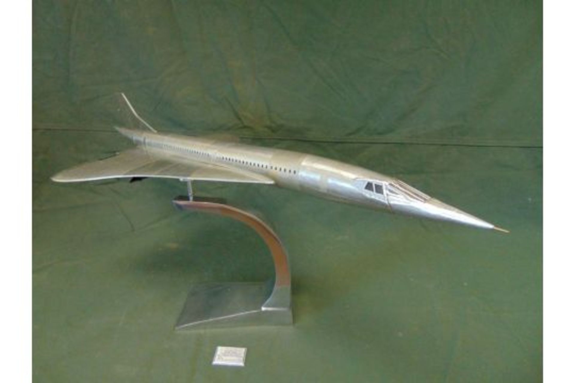 BEAUTIFUL!! LARGE ALUMINIUM CONCORDE MODEL - Image 2 of 14