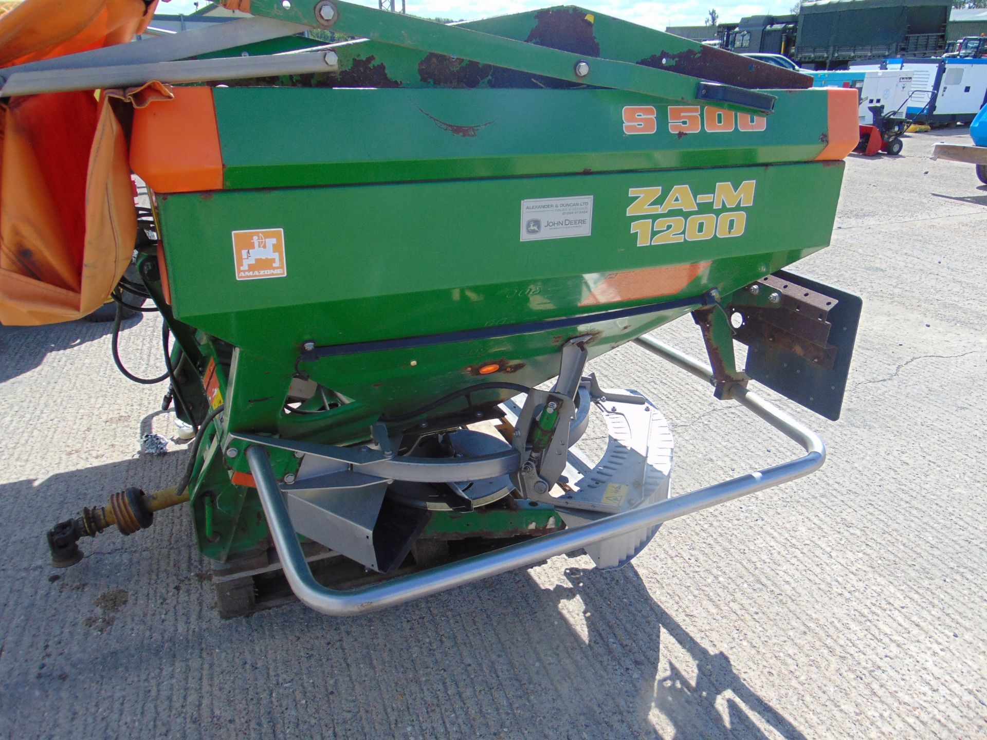 AMAZONE FERTILIZER SPREADER ZA-M 1200 with hydraulics - Image 5 of 12