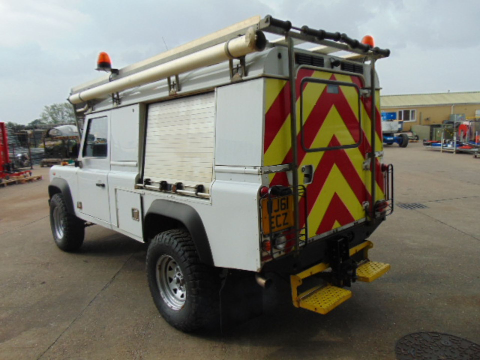 2011 Land Rover Defender 110 Puma hardtop 4x4 Utility vehicle - Image 9 of 41