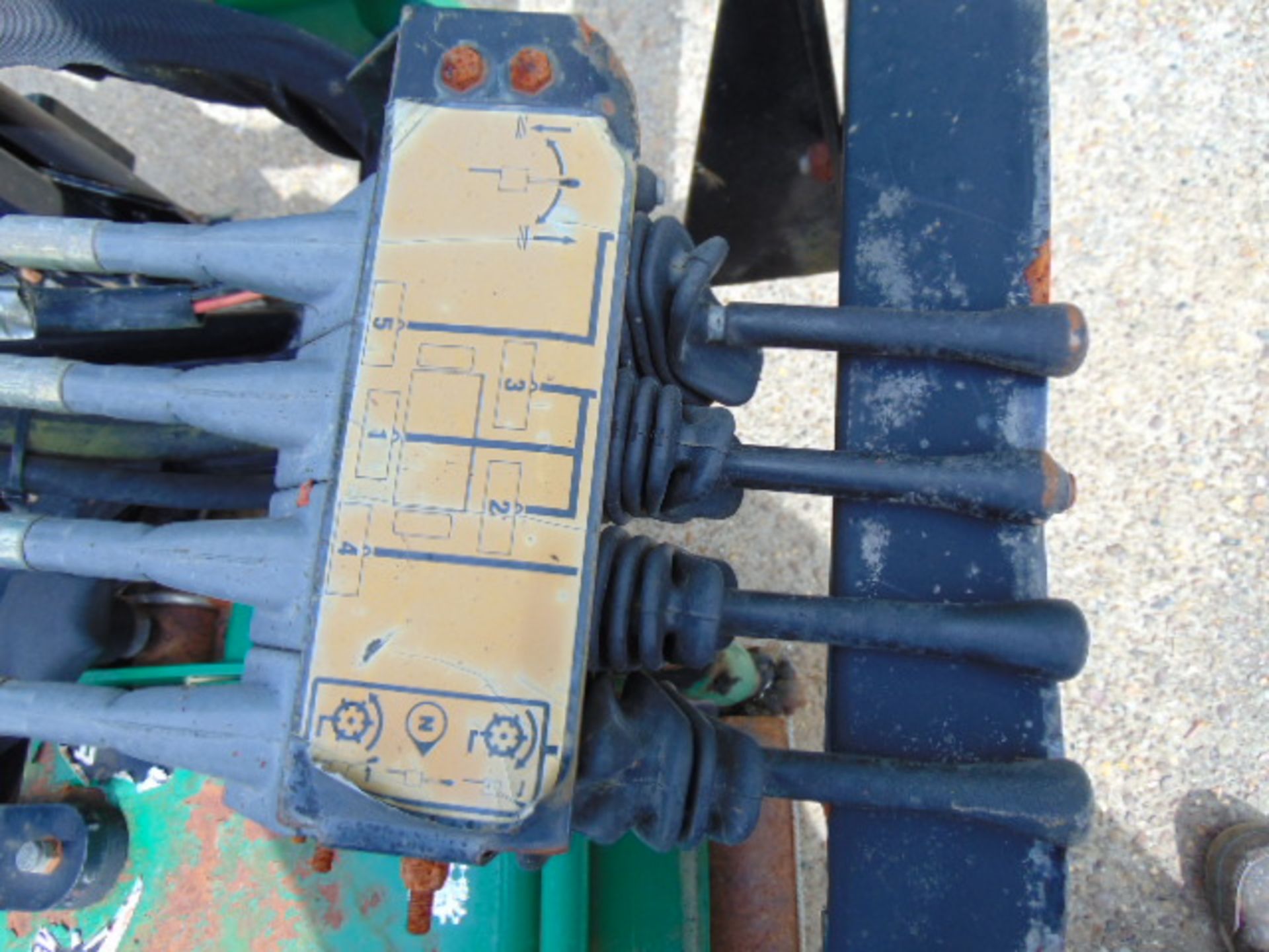 Ransomes TG3400 Trailed Hydraulic Gang Mowers ( 5 Deck ) from Council - Image 14 of 21
