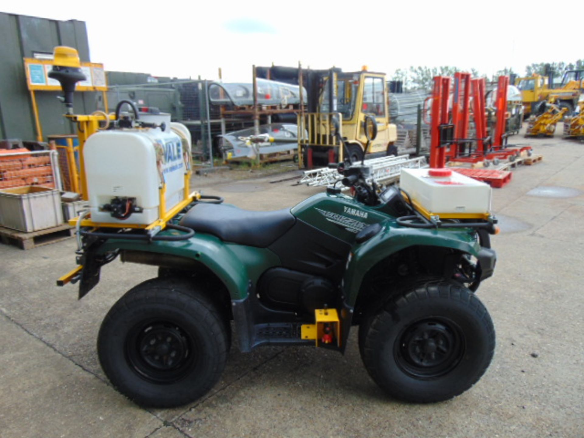 2017 Yamaha Grizzly 450 4WD Quad Bike c/w Power Steering, Sprayer and Fitted Winch ONLY 372 HOURS! - Image 4 of 24