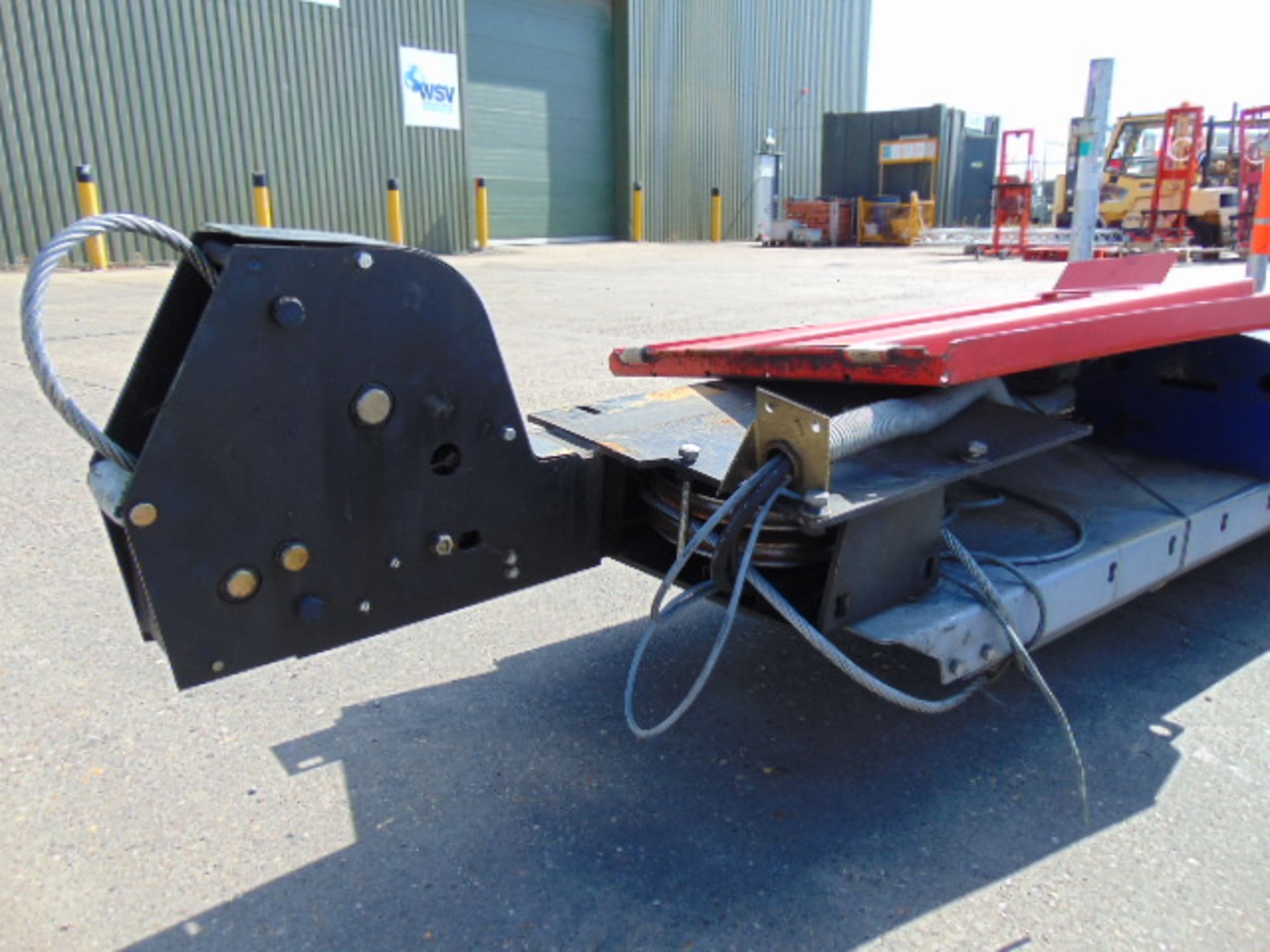 Tecalemit 4000Kg 4 Post Vehicle Lift Ex MoD - Image 10 of 12