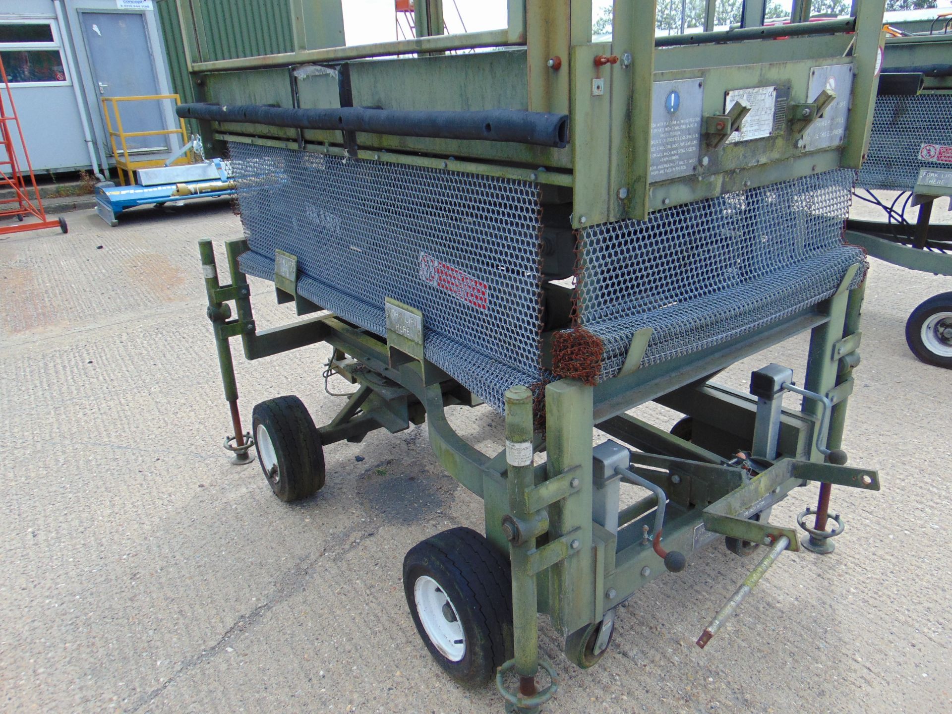 Ex RAF UK LIFT HYDRAULIC ACCESS PLATFORM - Image 3 of 7