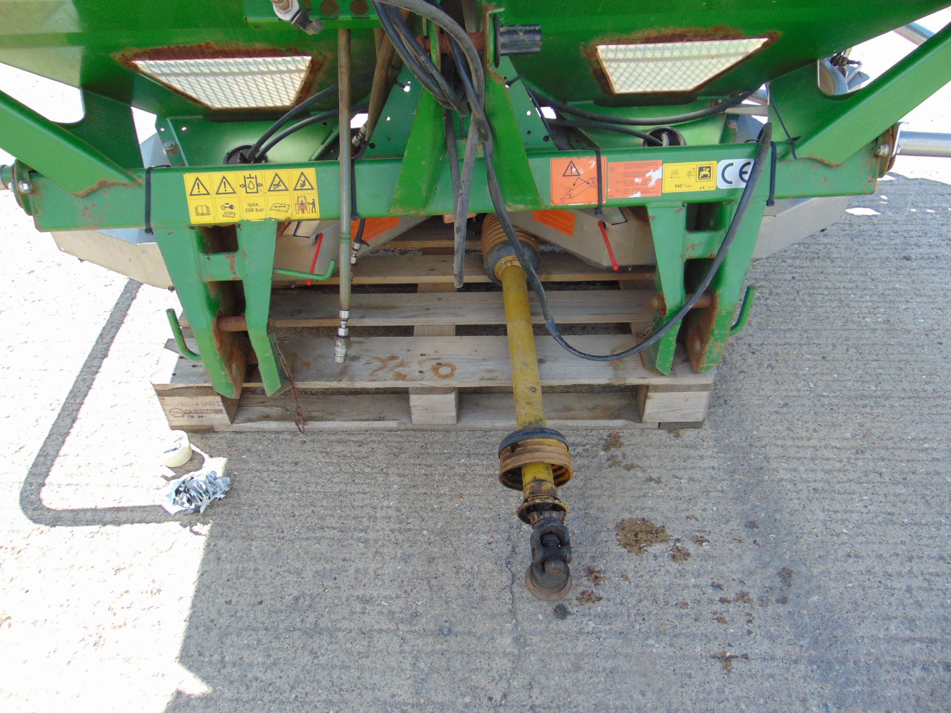 AMAZONE FERTILIZER SPREADER ZA-M 1200 with hydraulics - Image 7 of 12