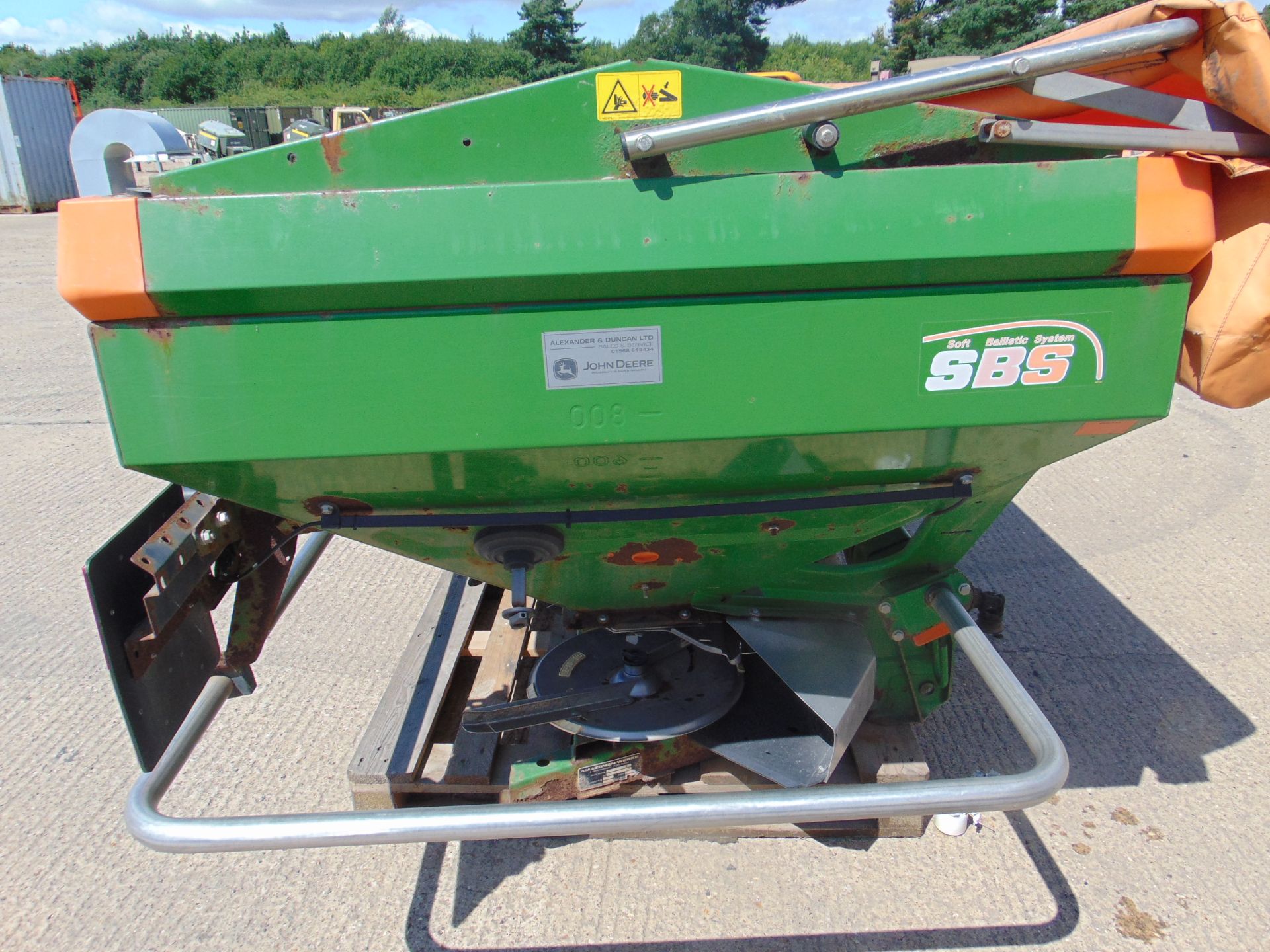 AMAZONE FERTILIZER SPREADER ZA-M 1200 with hydraulics - Image 2 of 12