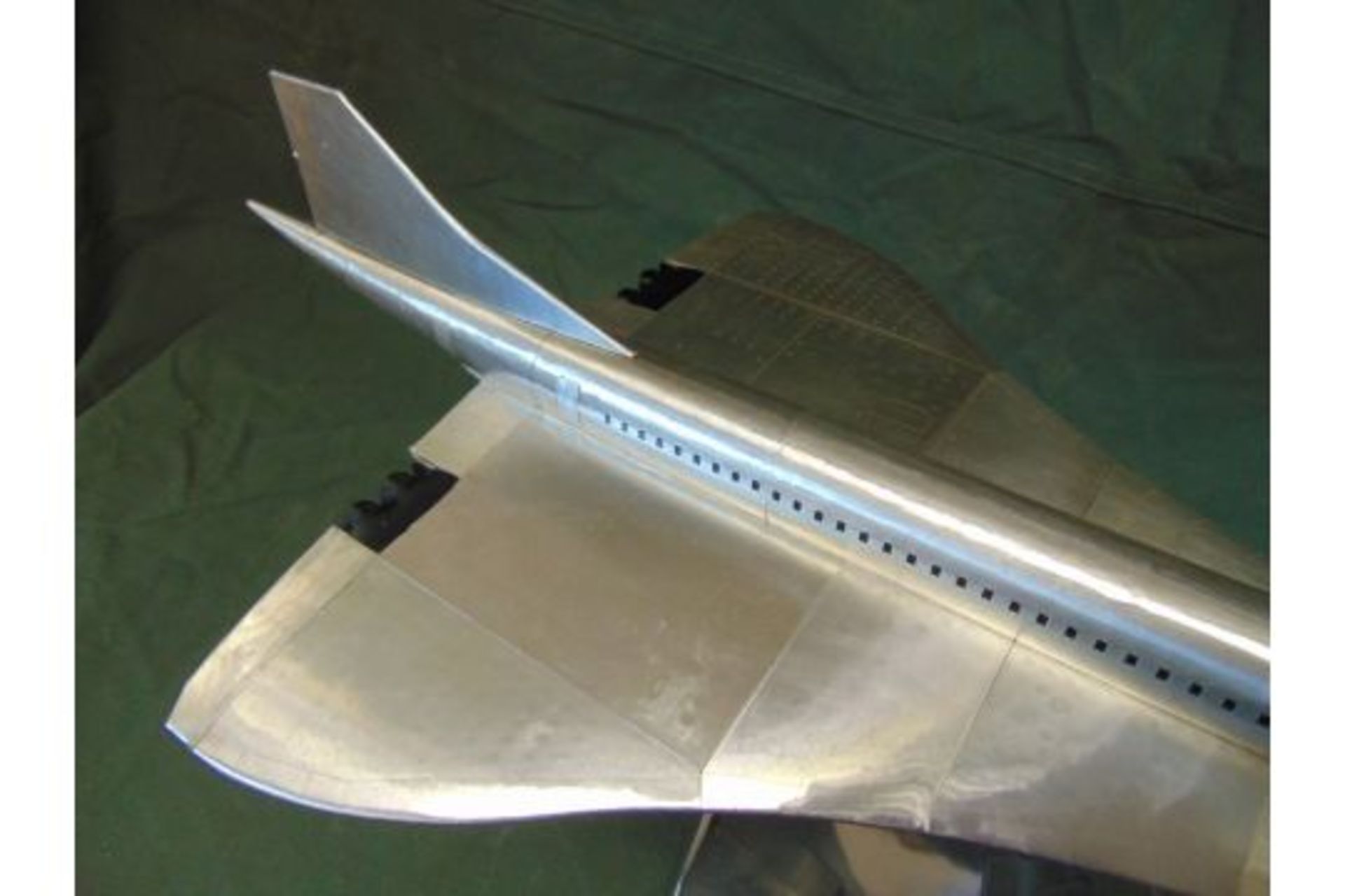 BEAUTIFUL!! LARGE ALUMINIUM CONCORDE MODEL - Image 8 of 14