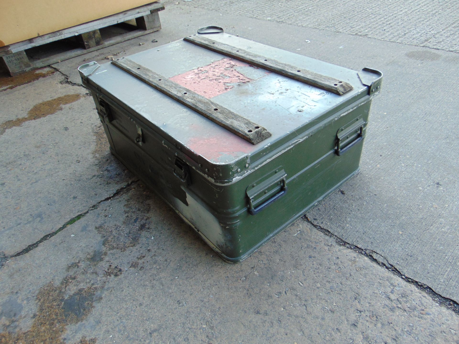 Stackable Aluminium Storage Box L80cm x W59cm x H32cm - Image 5 of 5