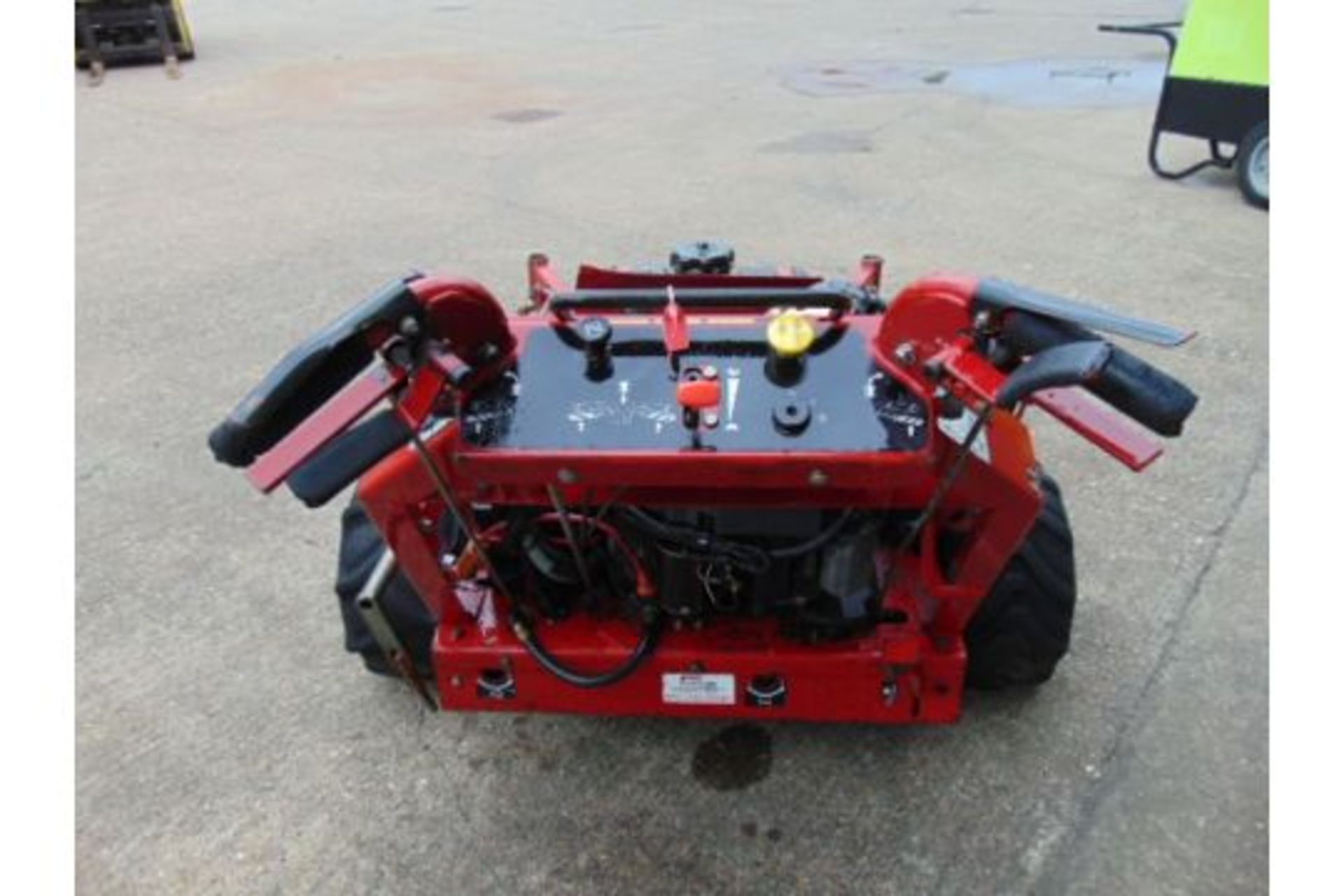 Ferris Zero Turn Comfort Control DD 48" Mower - Image 8 of 9