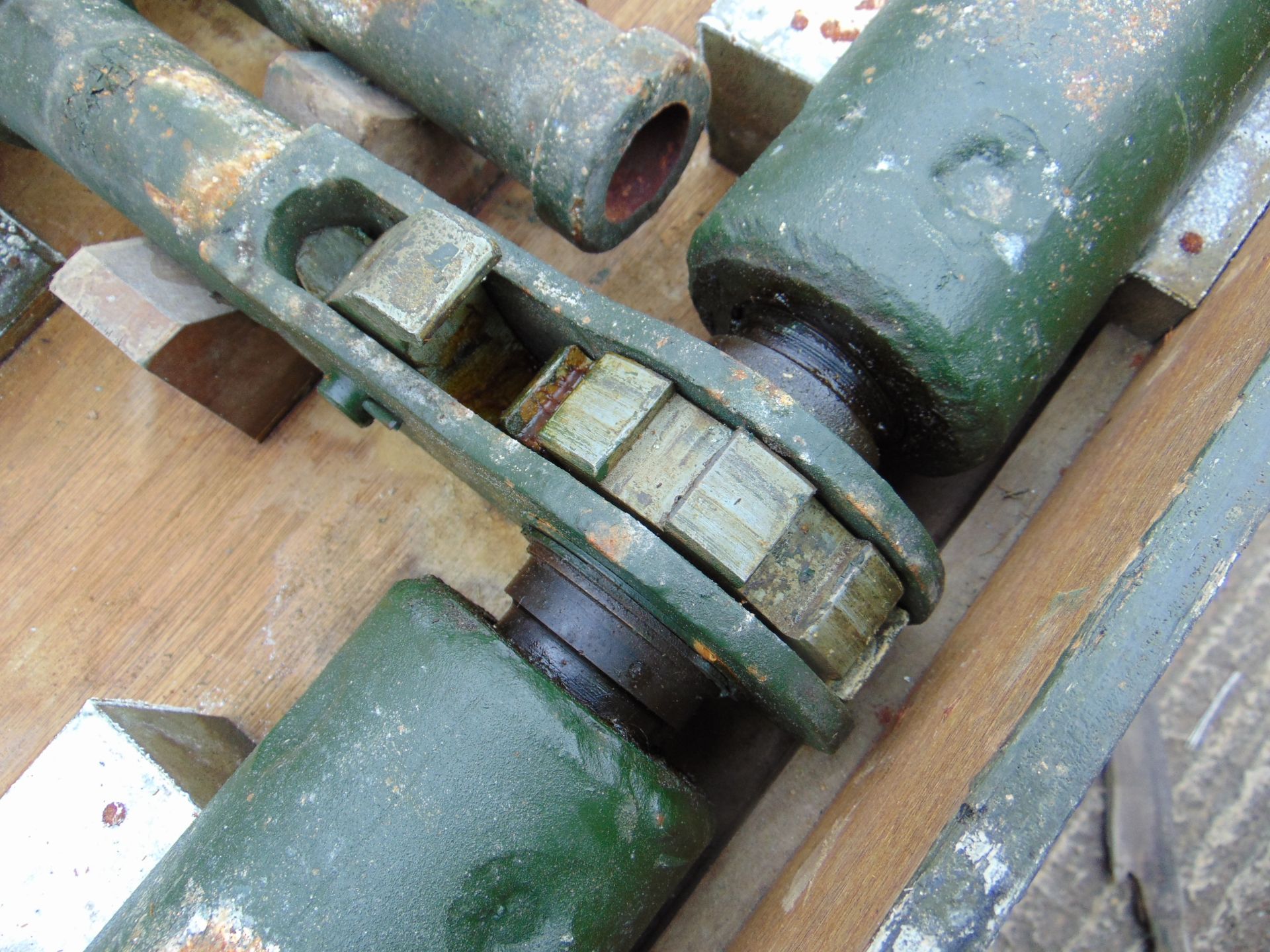 Pair of Heavy Duty Ratchet Jacks - Image 4 of 7