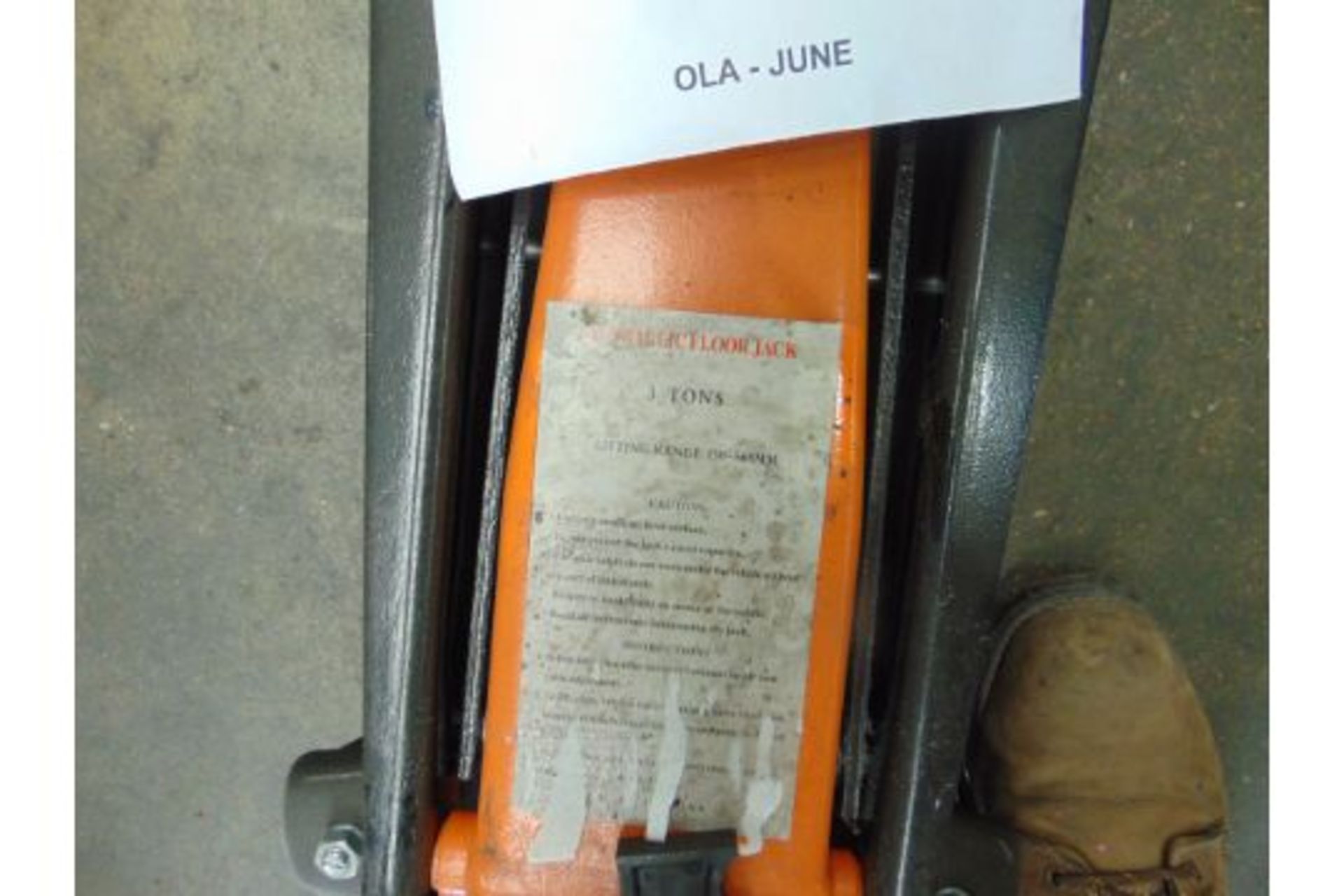 3 TON HYDRAULIC TROLLEY JACK - UNUSED - Image 3 of 4