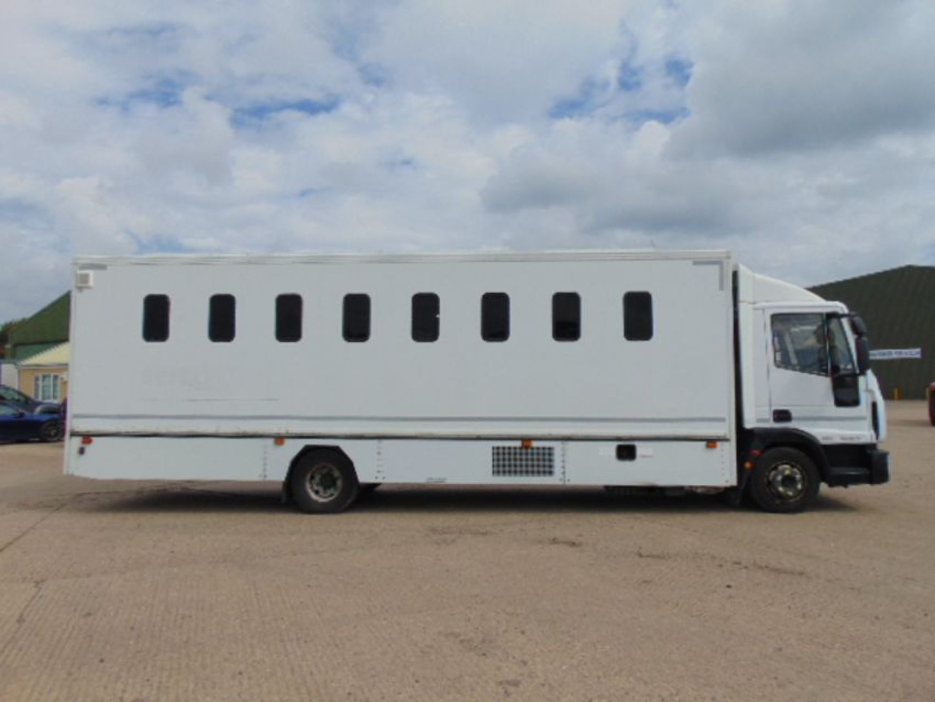 2011 Iveco Eurocargo 100E18 Day Cab Box Van 4x2 3.9L Diesel - Prison/Secure Transport - Image 5 of 25