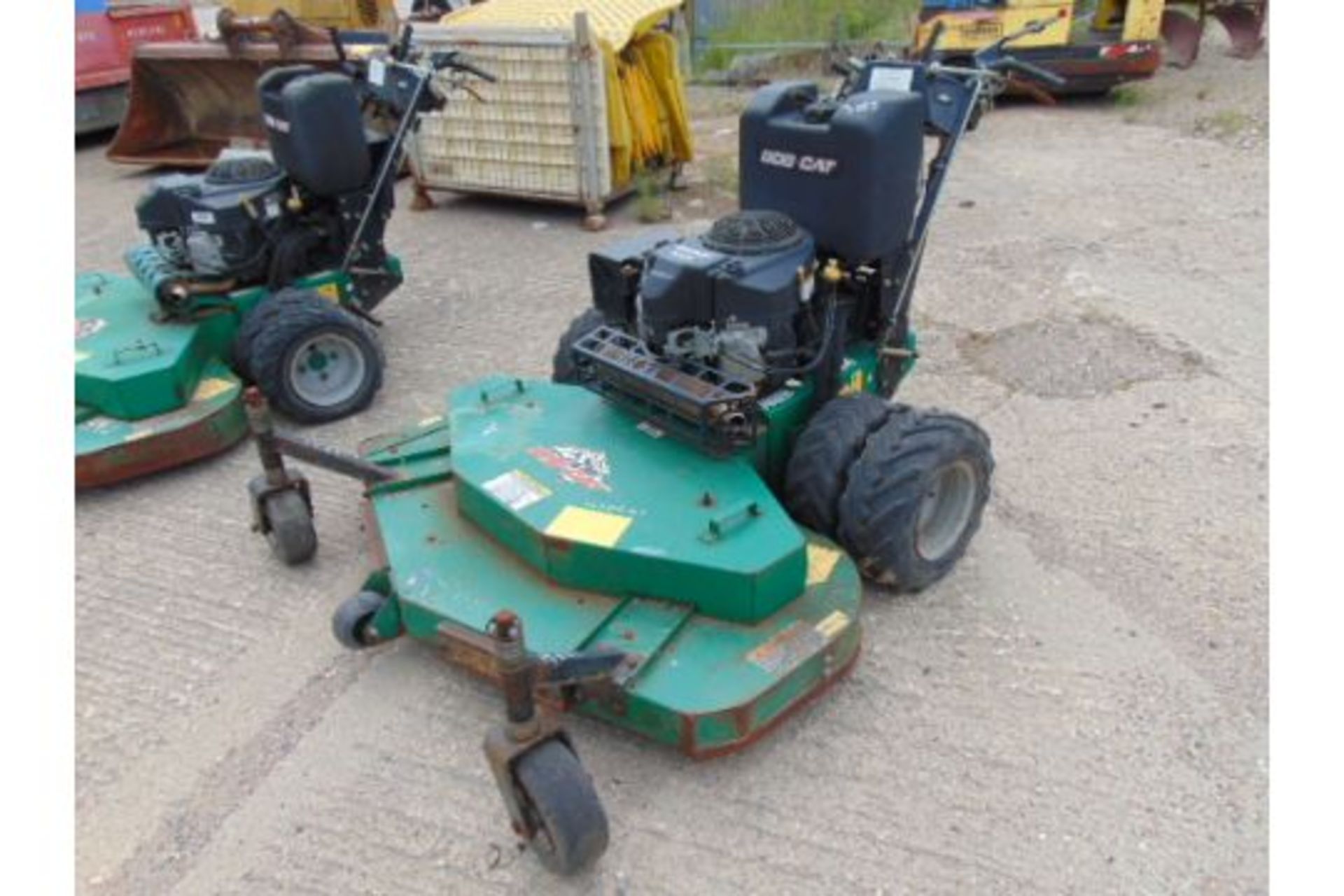 2015 Bobcat Hydrodrive 52 inches zero turn Mower ONLY 1277 HOURS! - Image 3 of 9