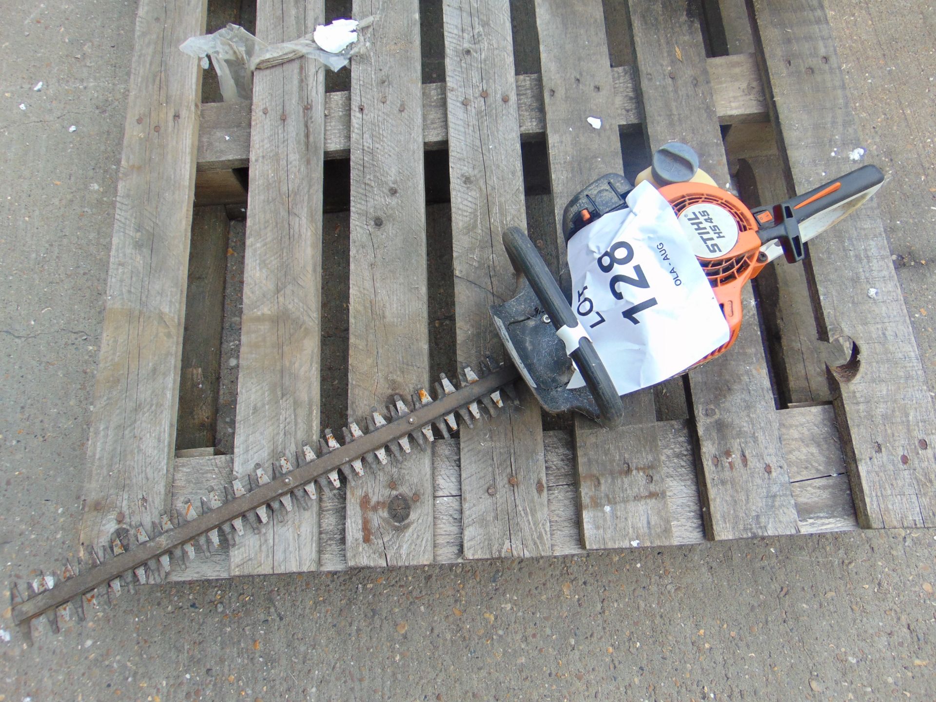 STIHL HS 45 HEDGE TRIMMER