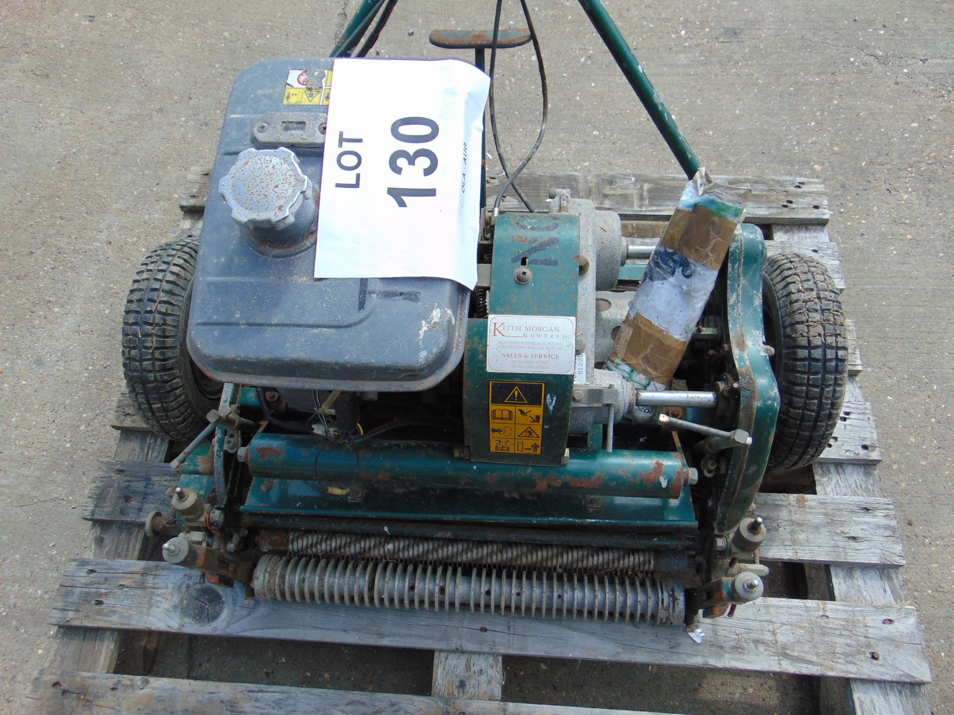 GREENS MOWER 56 WITH 6 HP ENGINE - Image 4 of 5
