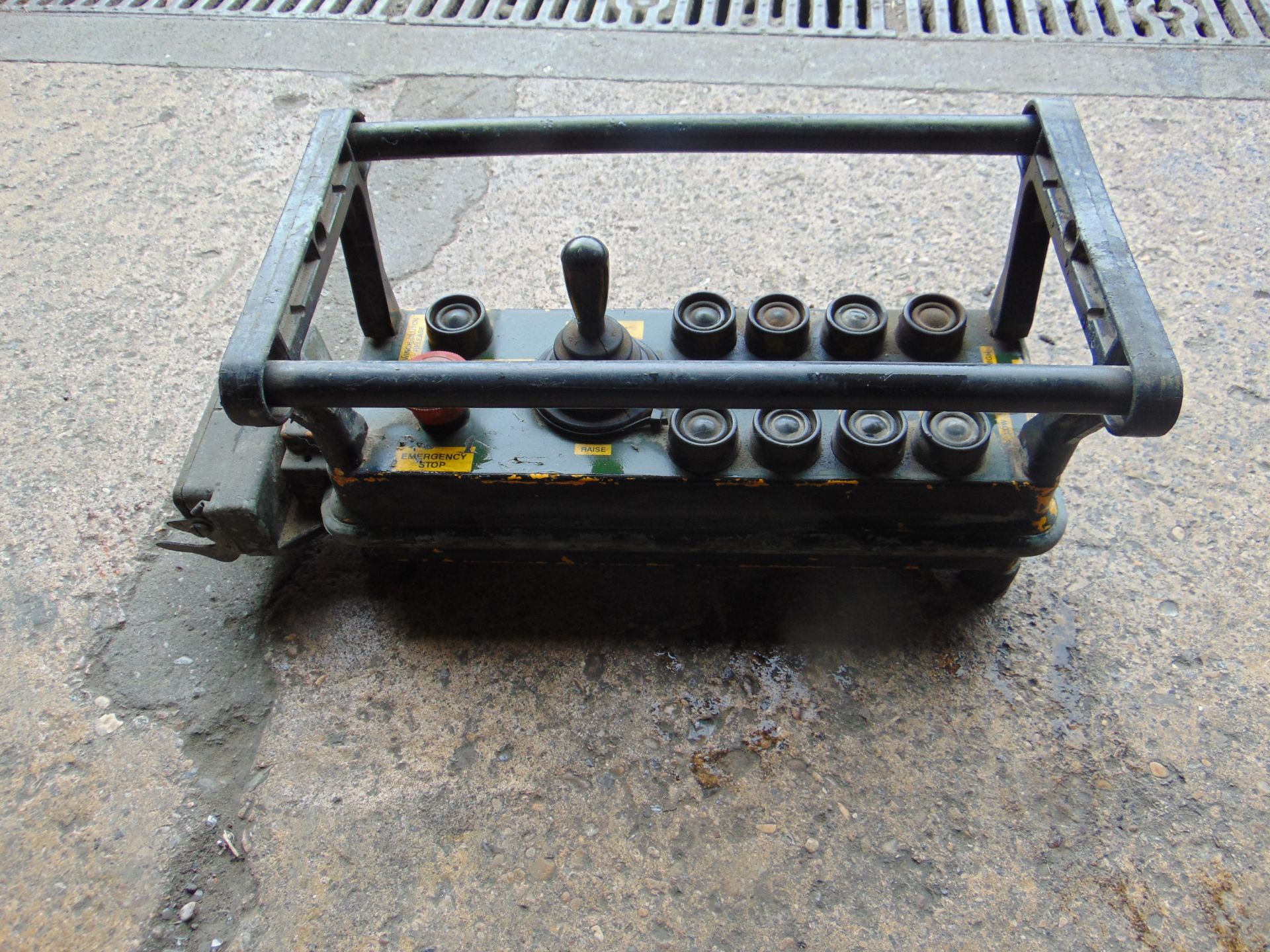 You are bidding on a Foden Recovery vehicle back bin crane/winch ...