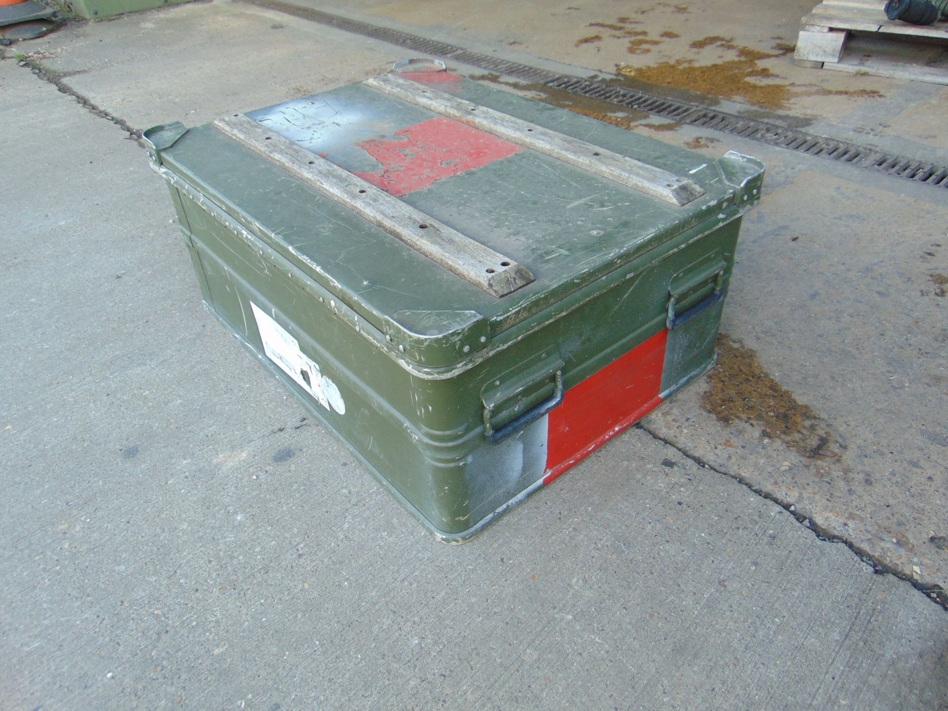 Stackable Aluminium Storage Box L80cm x W59cm x H32cm - Image 4 of 5