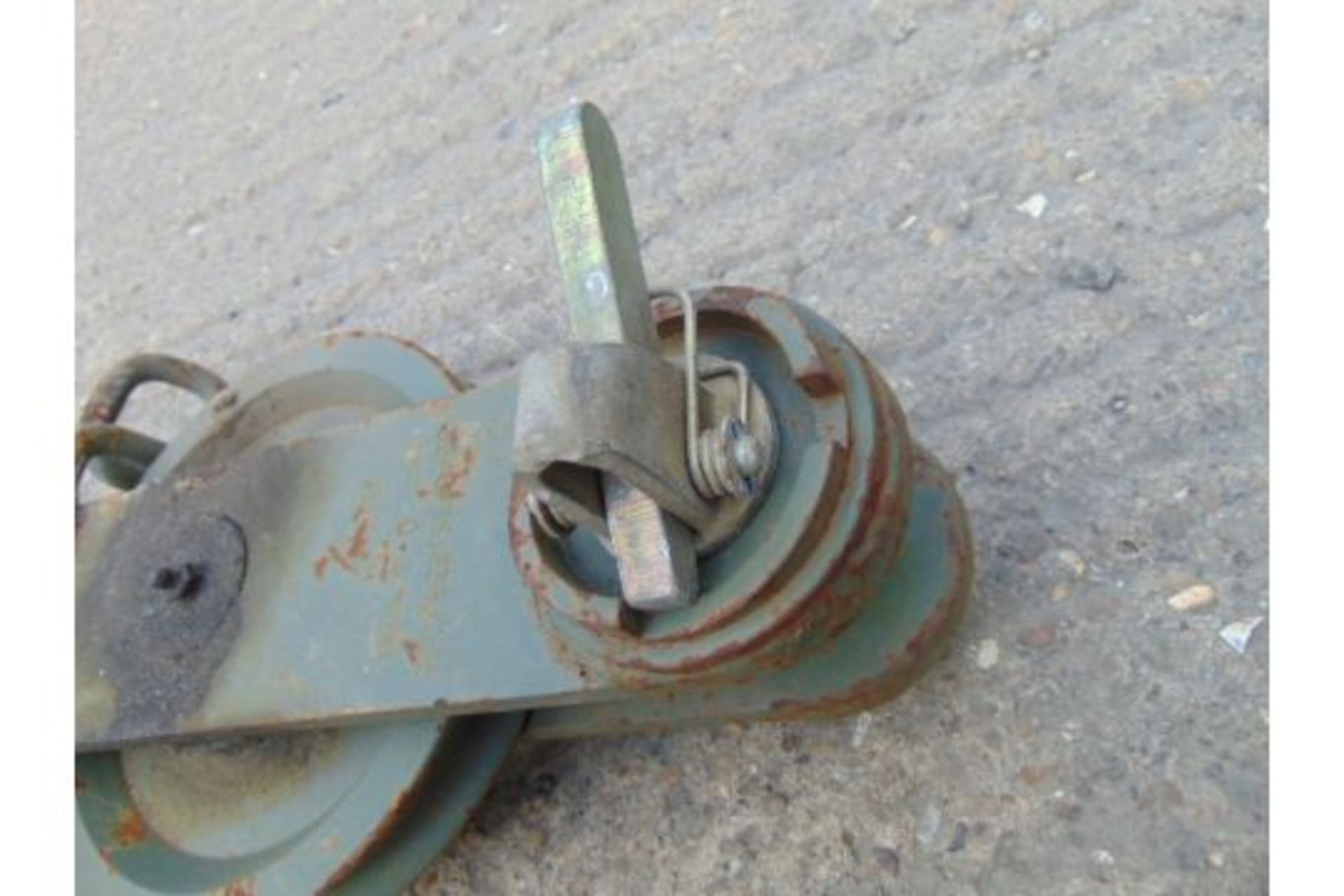 10.5 tonne Snatch block, as used on CVR(T) Samson Recovery Vehicle - Image 2 of 4