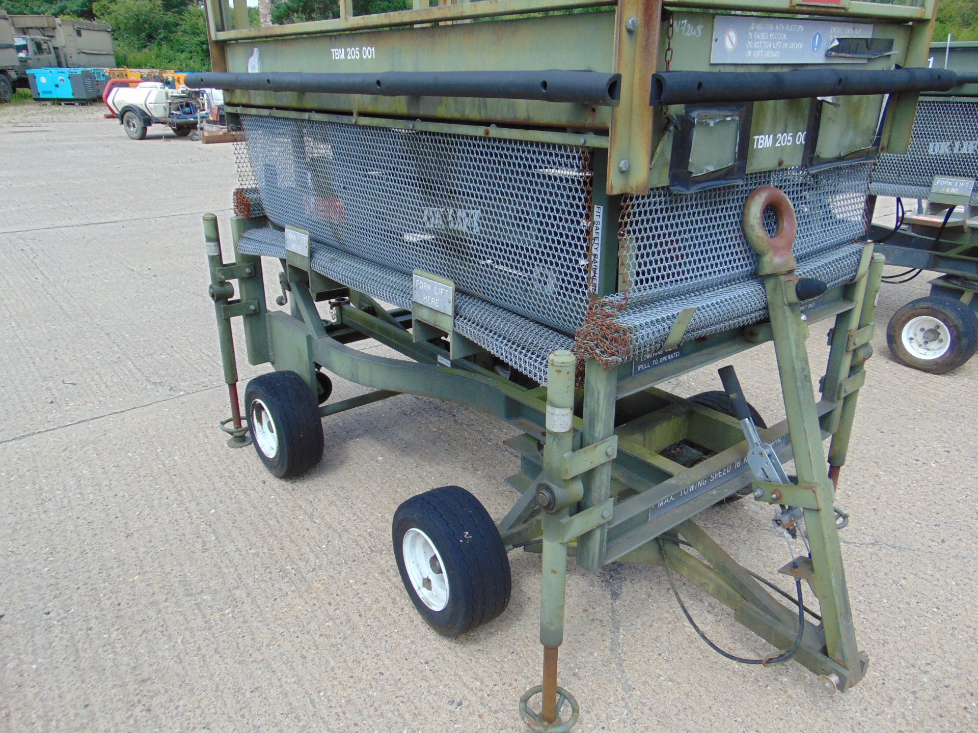 Ex RAF UK LIFT HYDRAULIC ACCESS PLATFORM - Image 4 of 7