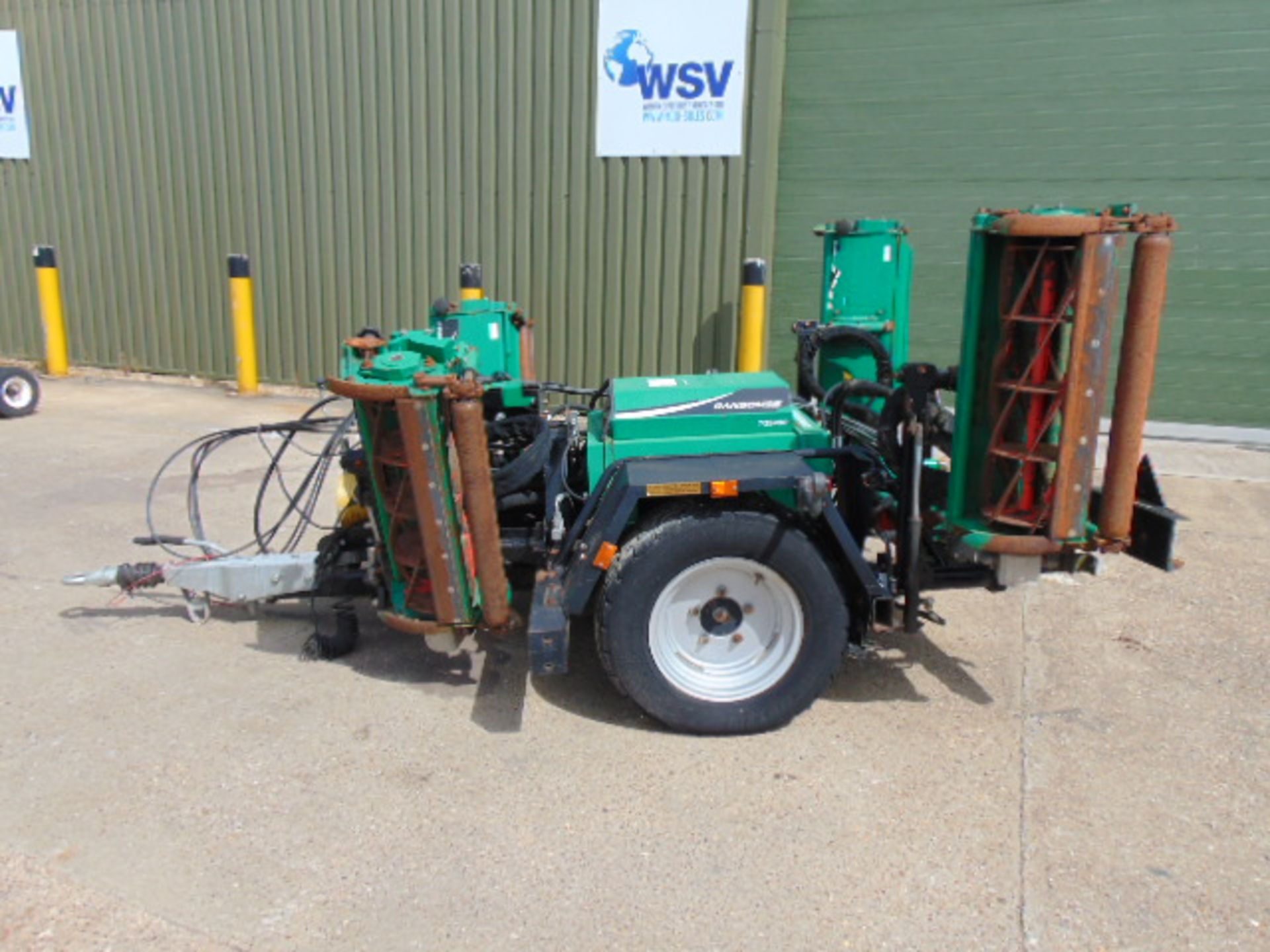 Ransomes TG3400 Trailed Hydraulic Gang Mowers ( 5 Deck ) from Council - Image 5 of 21