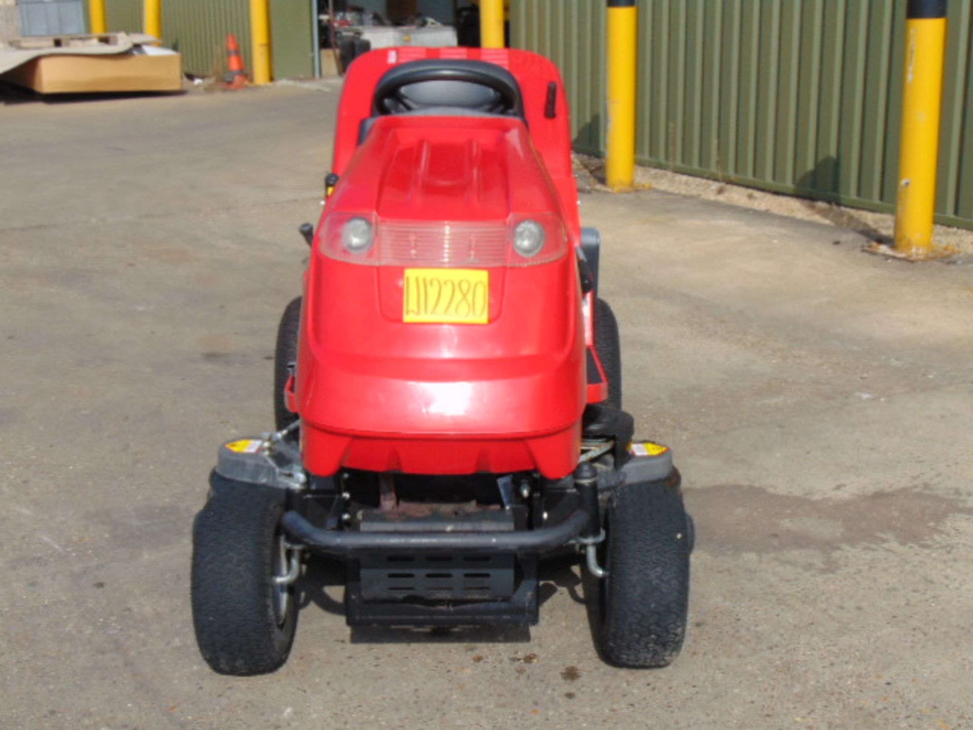 Countax C600H Ride On Mower with grass collector - Image 2 of 19