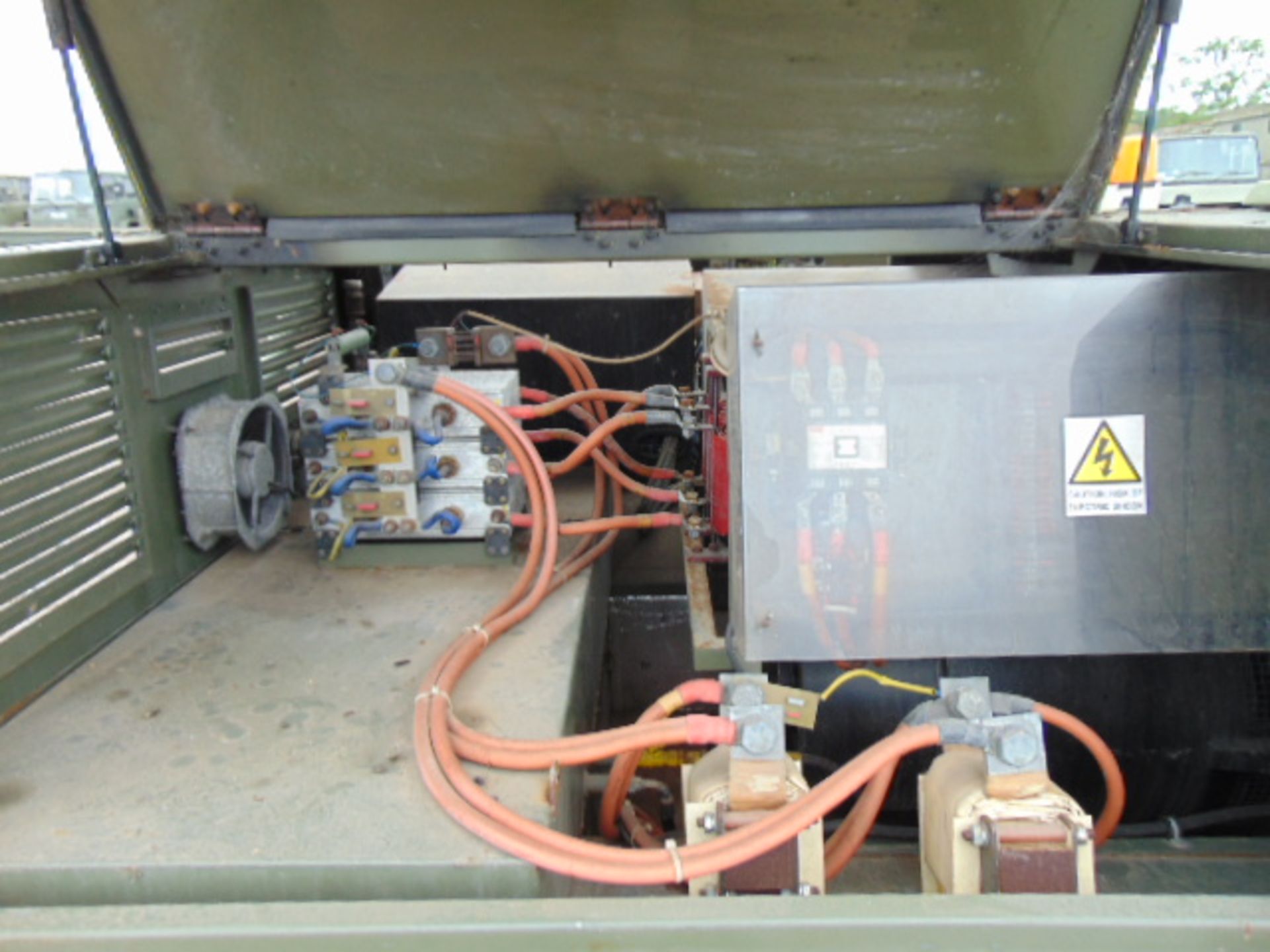 Houchin Twin Axle 60 KVA 28Vdc Aircraft Ground Power Unit c/w Cummins Engine - Image 13 of 19