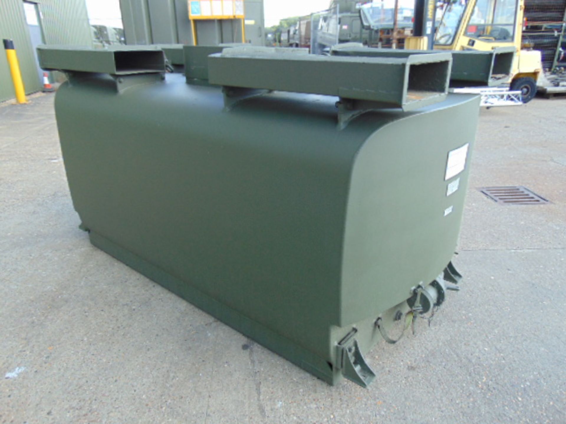 Gloster Saro 2,200Ltr Aluminium Fuel/Fluid Distribution Tank - Image 3 of 10