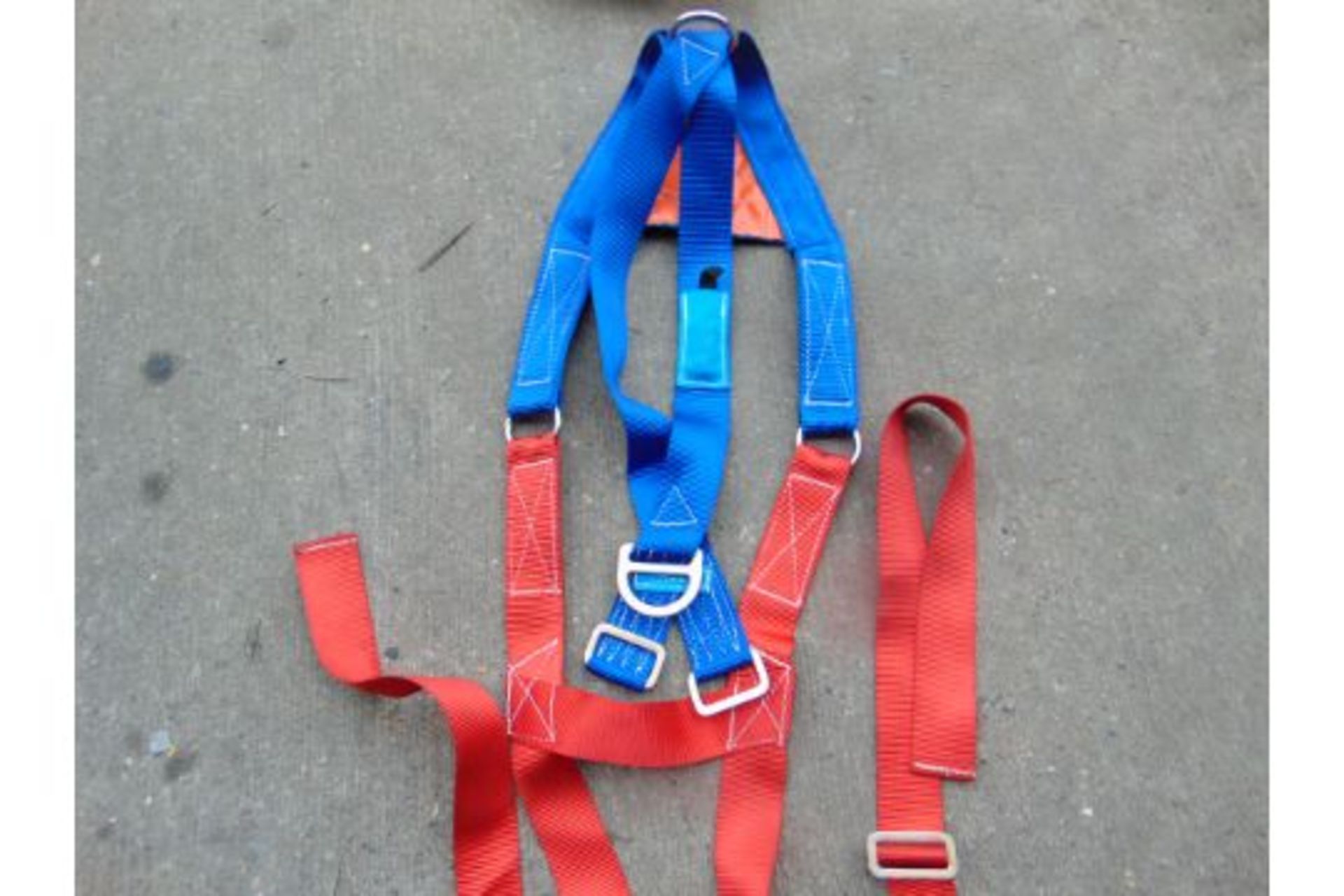 SAFETY HARNESS & LANYARD WITH FALL ARRESTER - Image 2 of 7