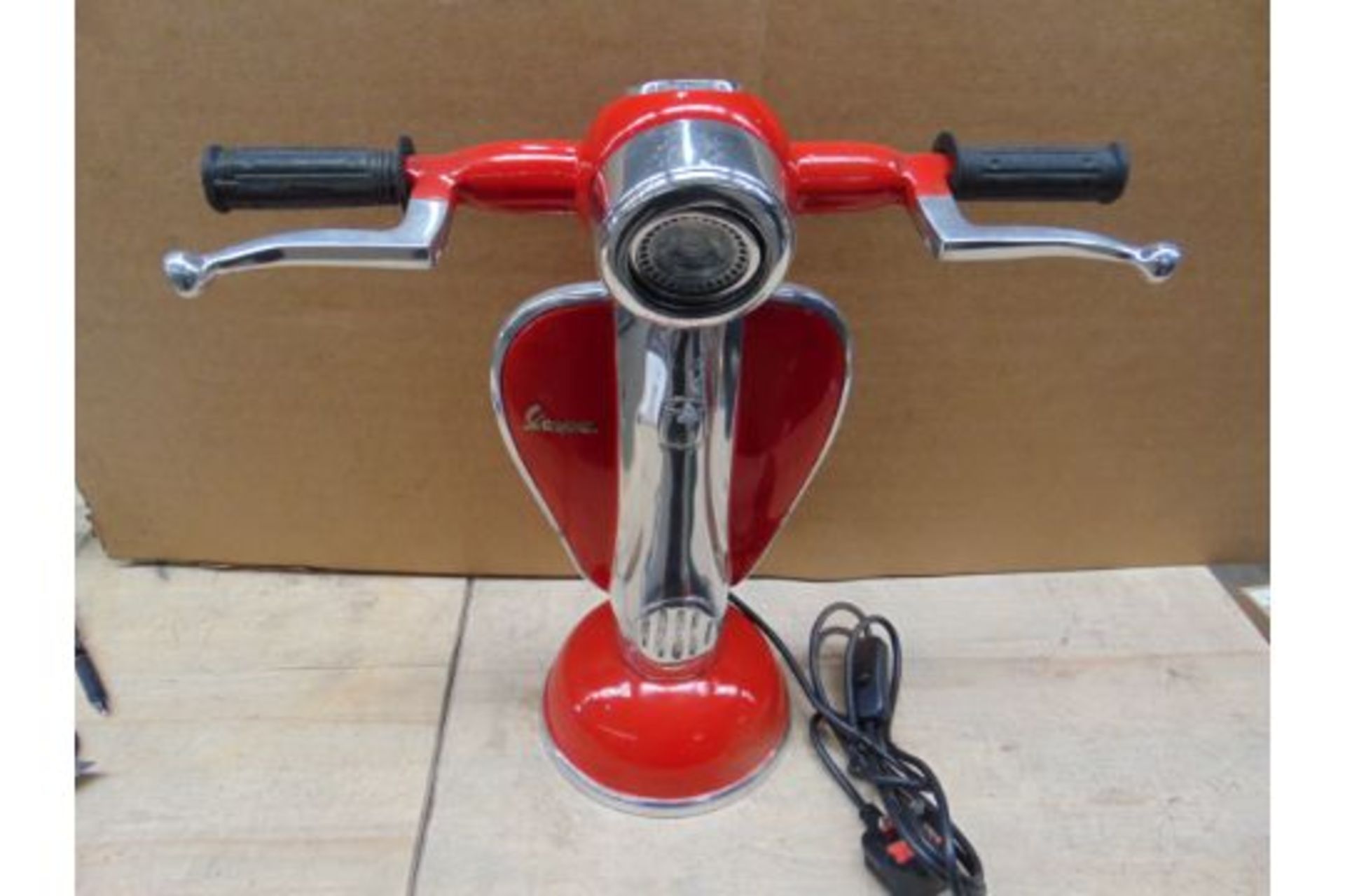 VESPA SCOOTER TABLE LAMP 40CMS X 40CMS