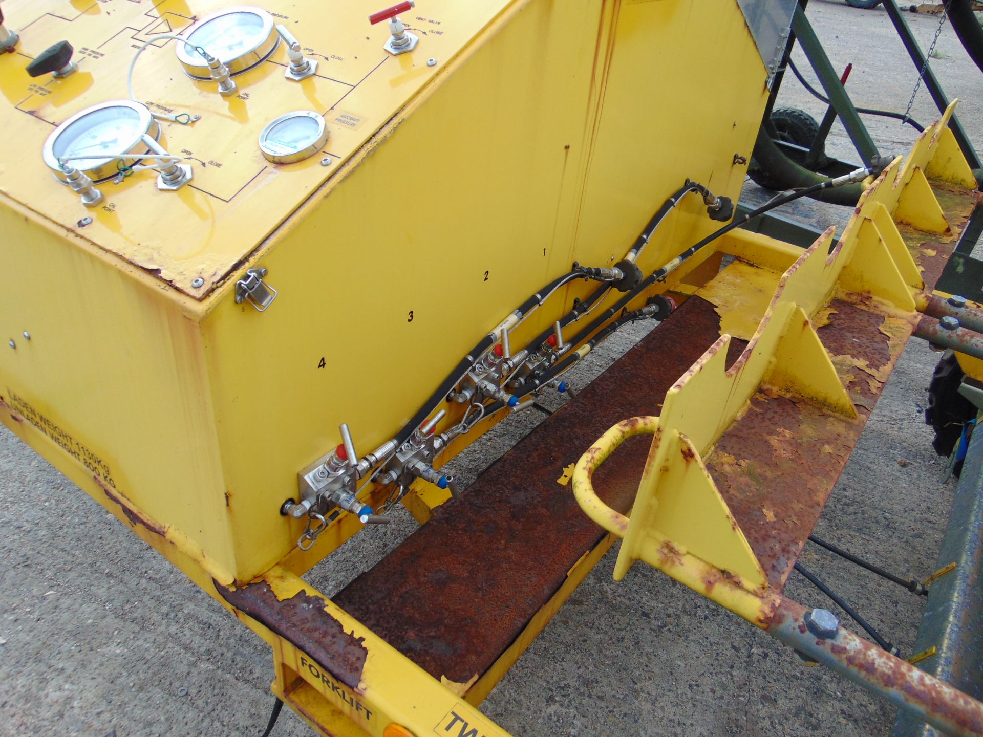 Nitrogen Single Axle Servicing Trolley with Brakes etc. from RAF - Image 3 of 4