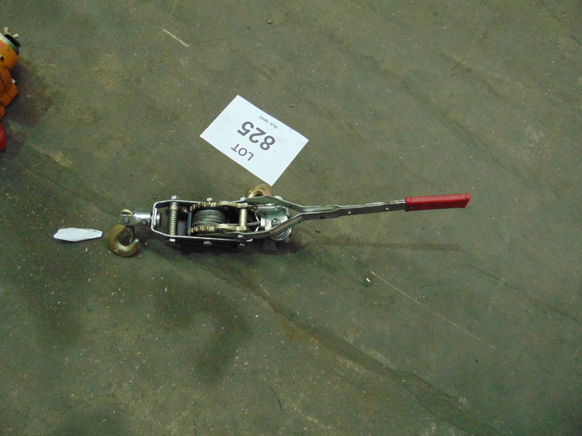 Manual Ratchet Lift as Shown