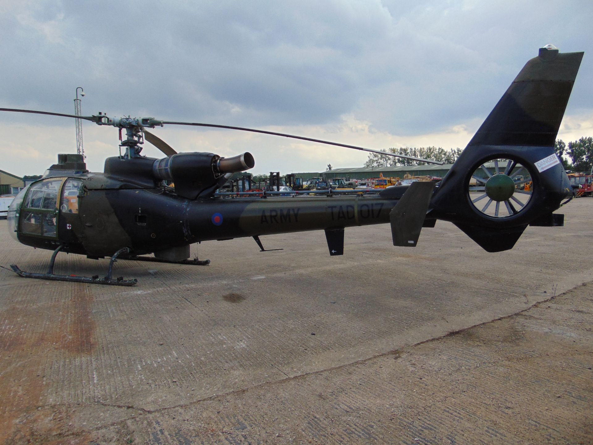 GAZELLE AH1 TURBINE HELICOPTER FROM UK MINISTRY OF DEFENCE - Image 6 of 26