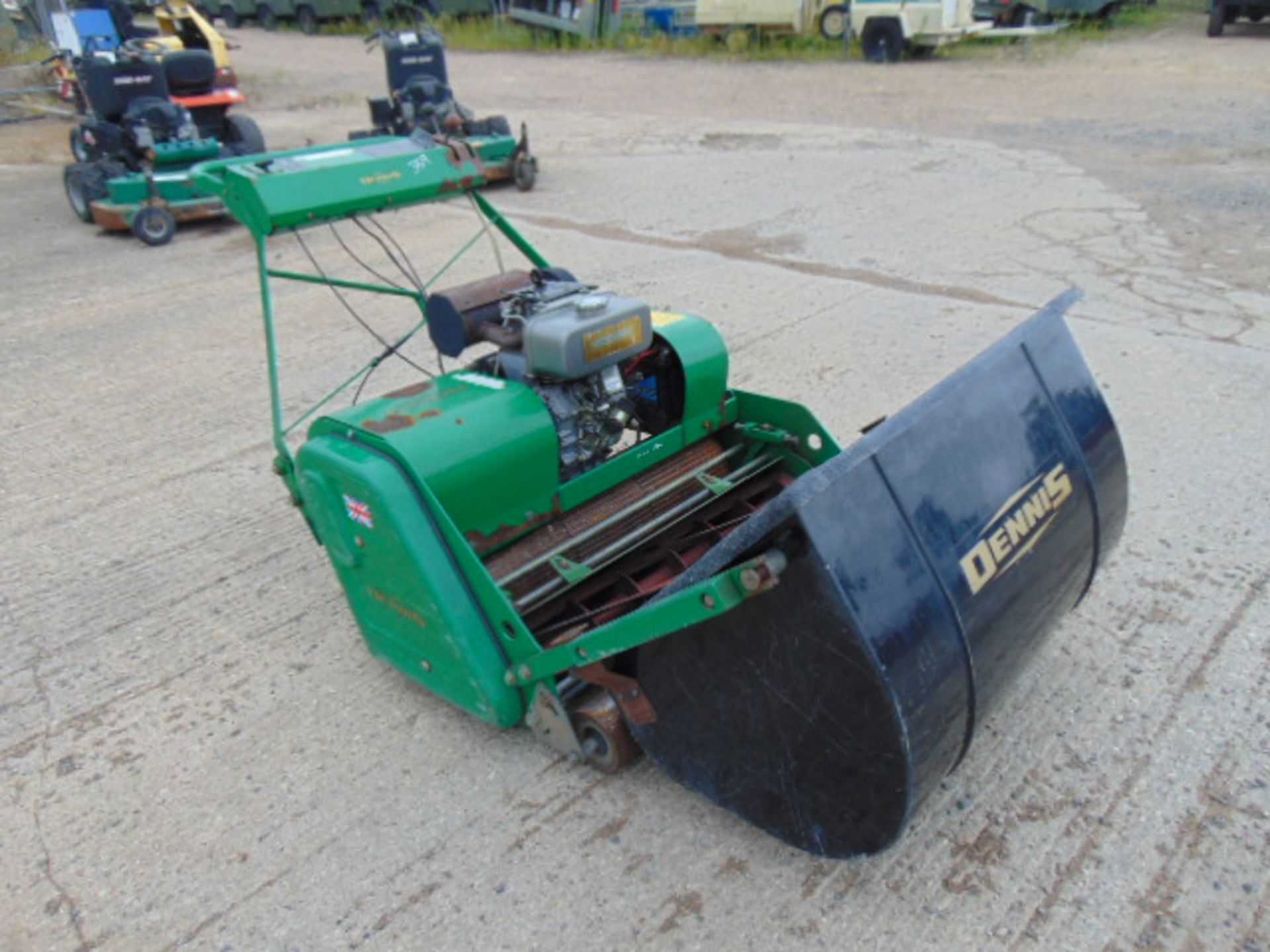 2007 Dennis 36" Cylinder Mower Kubota Diesel Engine county council owned - Image 3 of 13