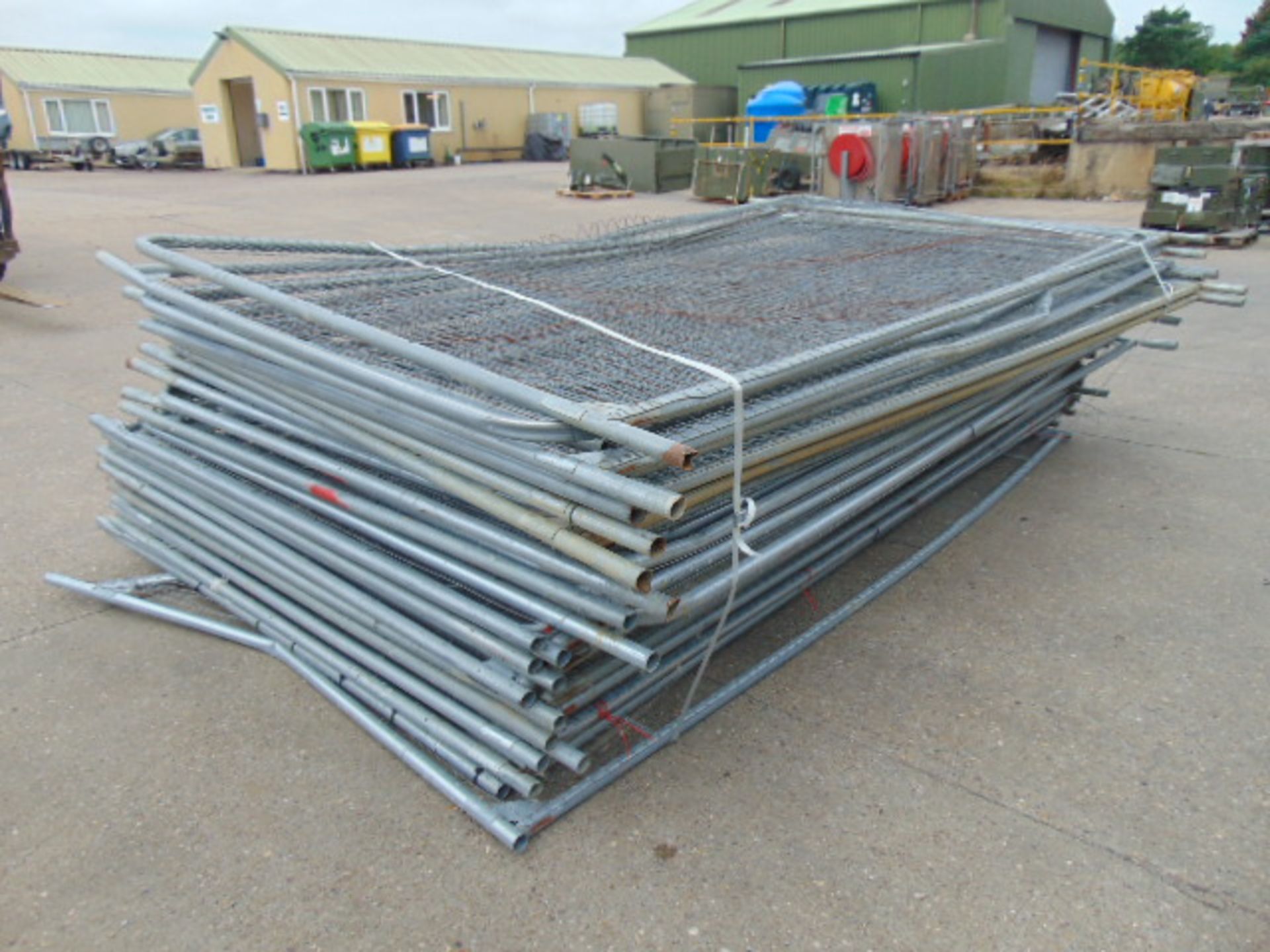 30 x Heras Style Galvanised Fencing Panels 3.5m x 2m - Image 4 of 5