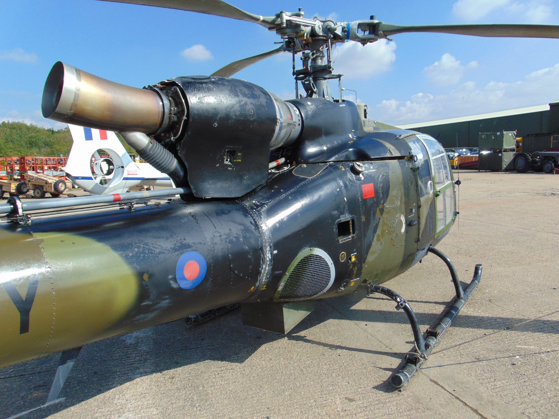 GAZELLE AH1 TURBINE HELICOPTER FROM UK MINISTRY OF DEFENCE - Image 7 of 26