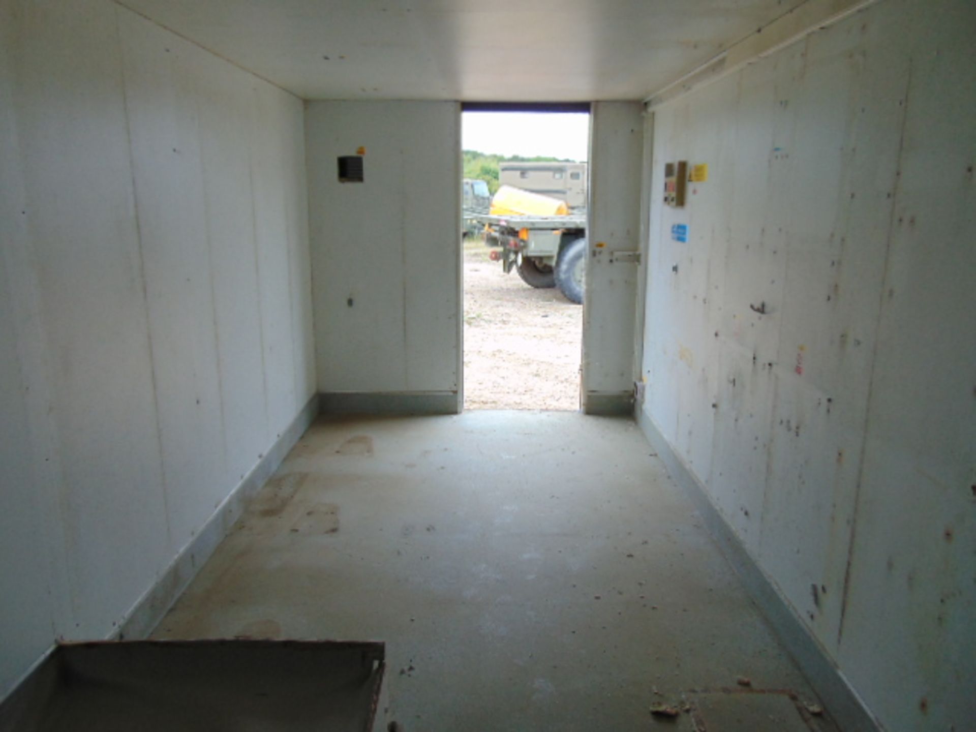 20ft Insulated ISO Container with fork handling positions, twist lock castings etc - Image 14 of 15