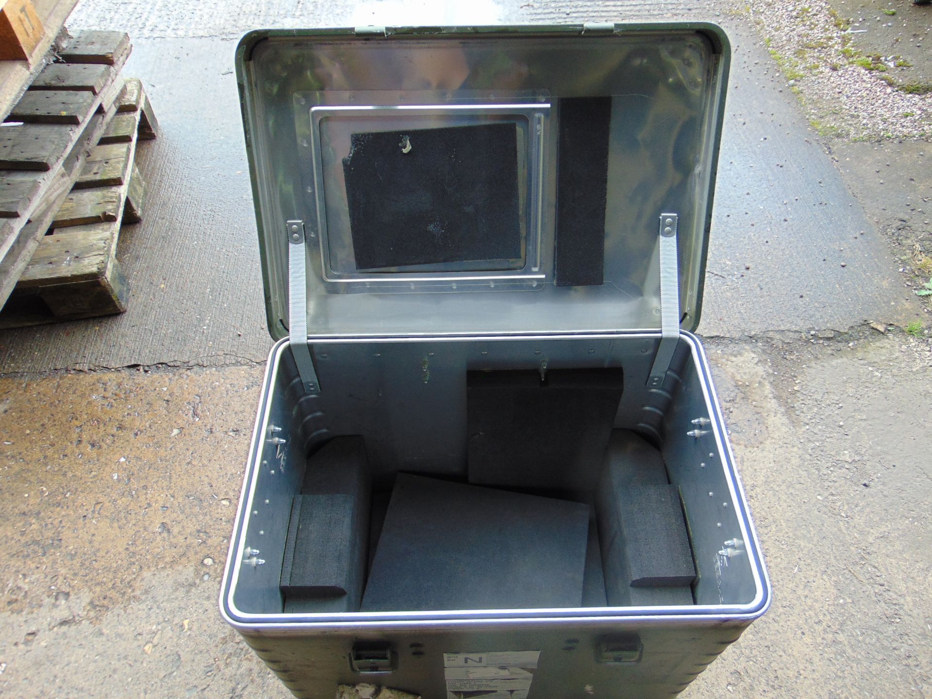 Stackable Aluminium Storage Box L60cm x W43cm x H50cm - Image 3 of 5