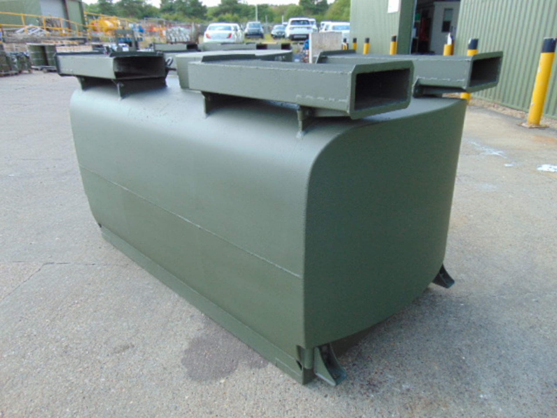 Gloster Saro 2,200Ltr Aluminium Fuel/Fluid Distribution Tank - Image 5 of 10