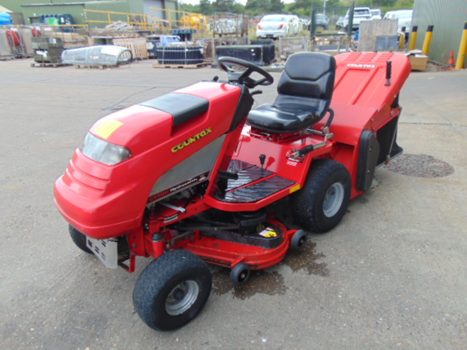 Countax C550H Ride On Mower with grass collector - Image 4 of 15