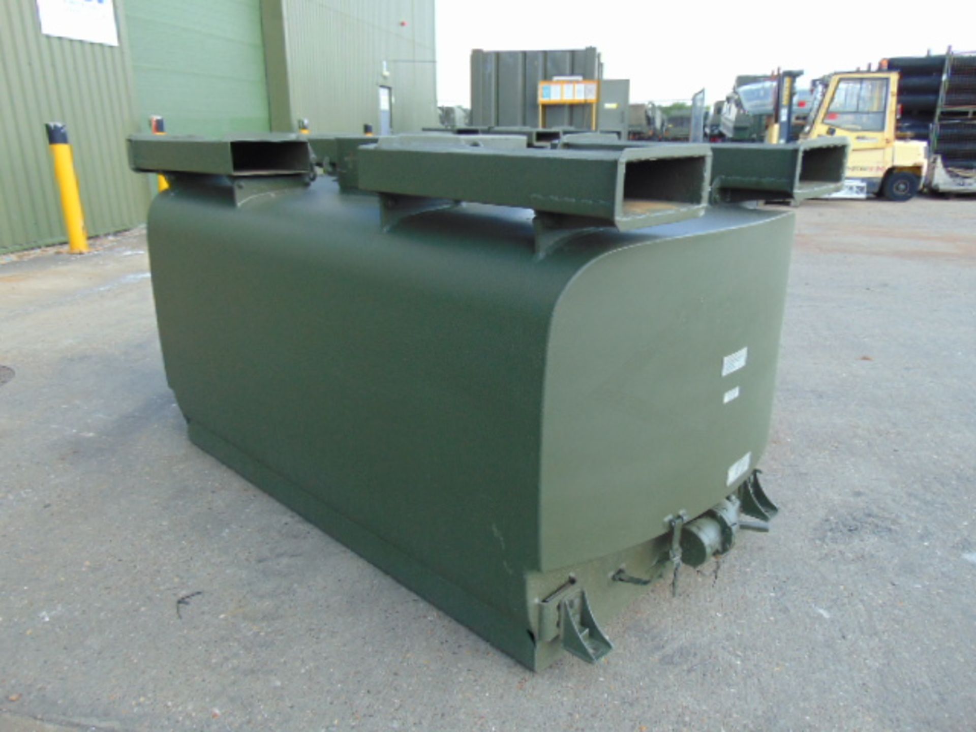 Gloster Saro 2,200Ltr Aluminium Fuel/Fluid Distribution Tank - Image 3 of 9