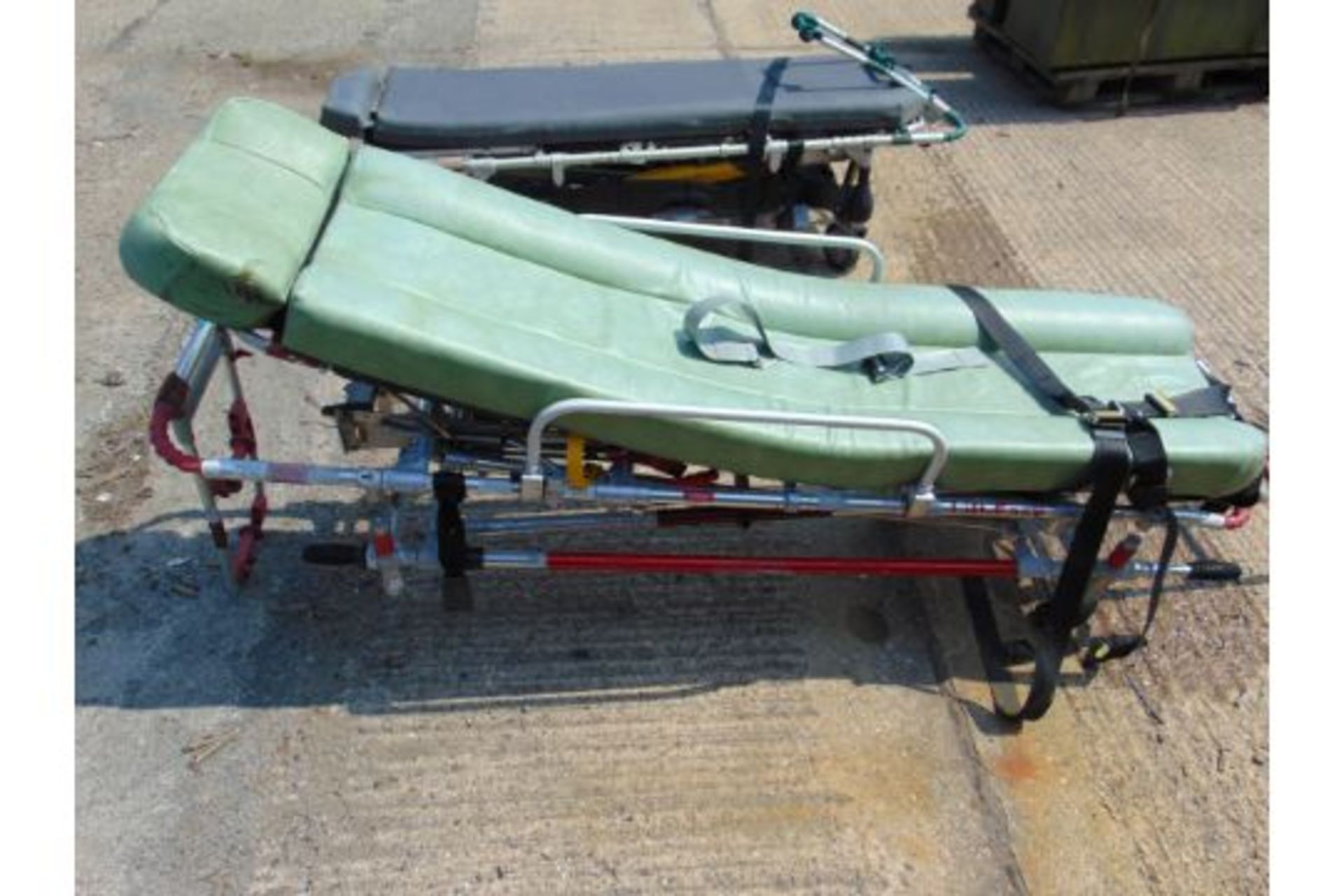 2 x MOBILE STRETCHERS - Image 4 of 9