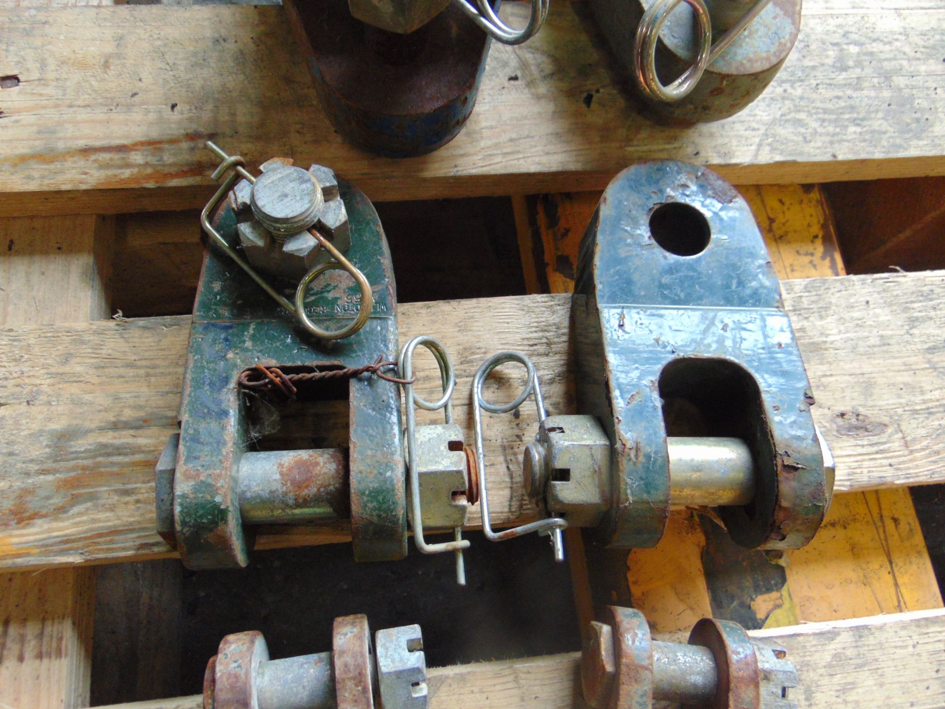 Various Recovery Adapters as used on Foden Recovery 6x6 - Image 3 of 5